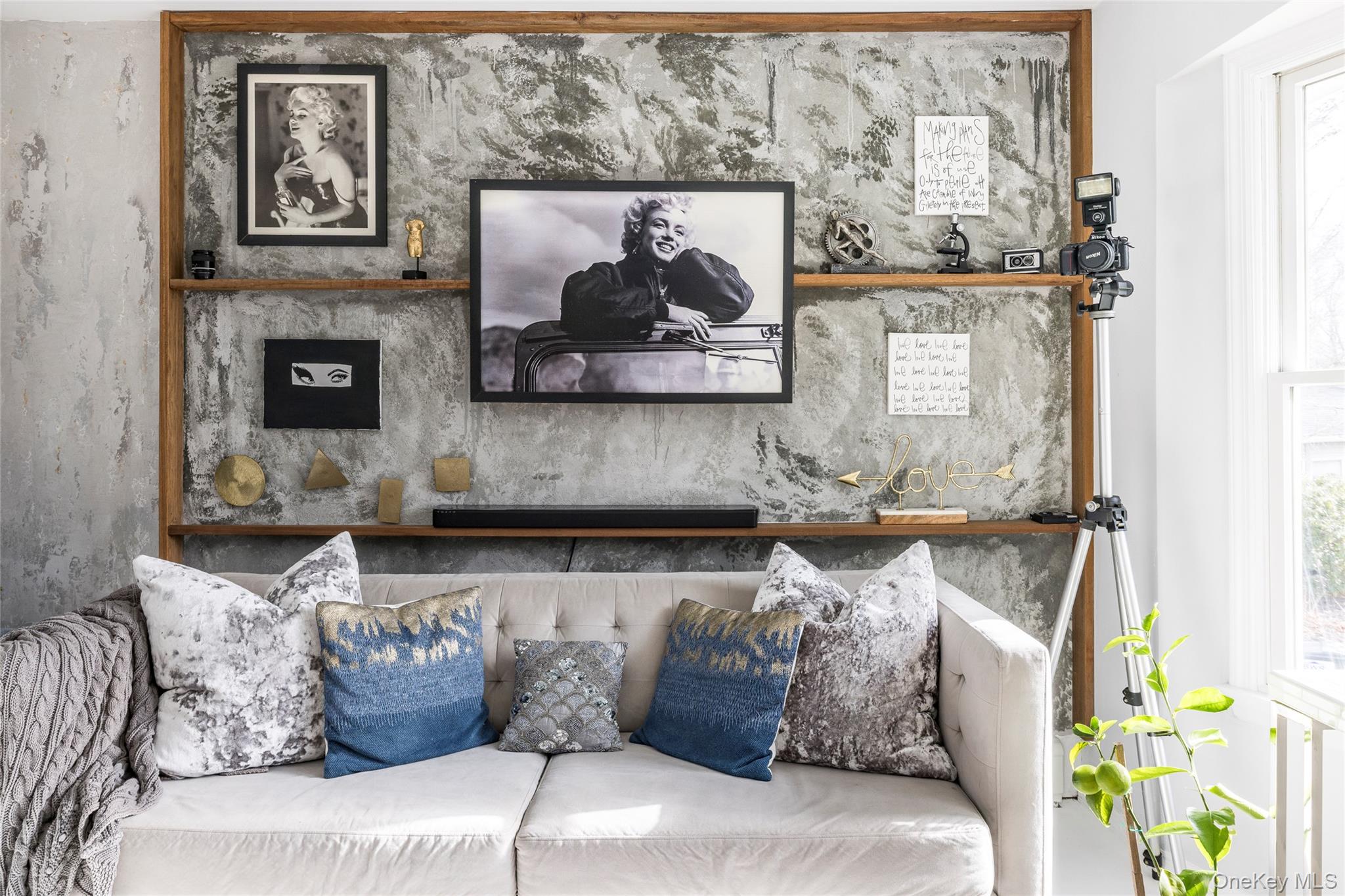 8 Westerly Court, Hampton Bays, NY 11946