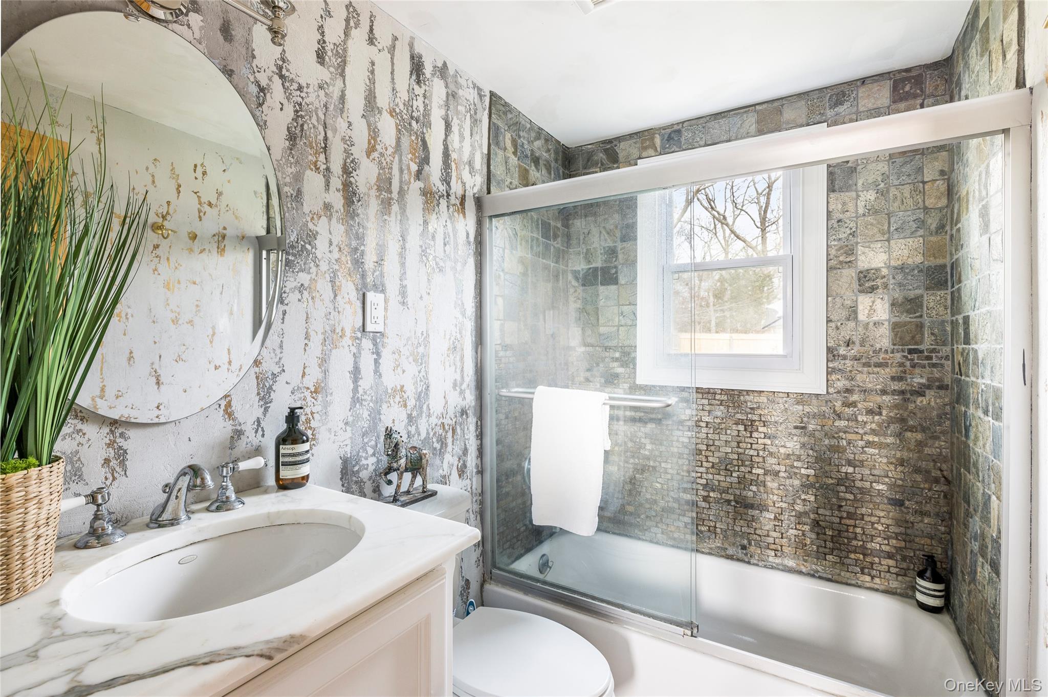 8 Westerly Court, Hampton Bays, NY 11946