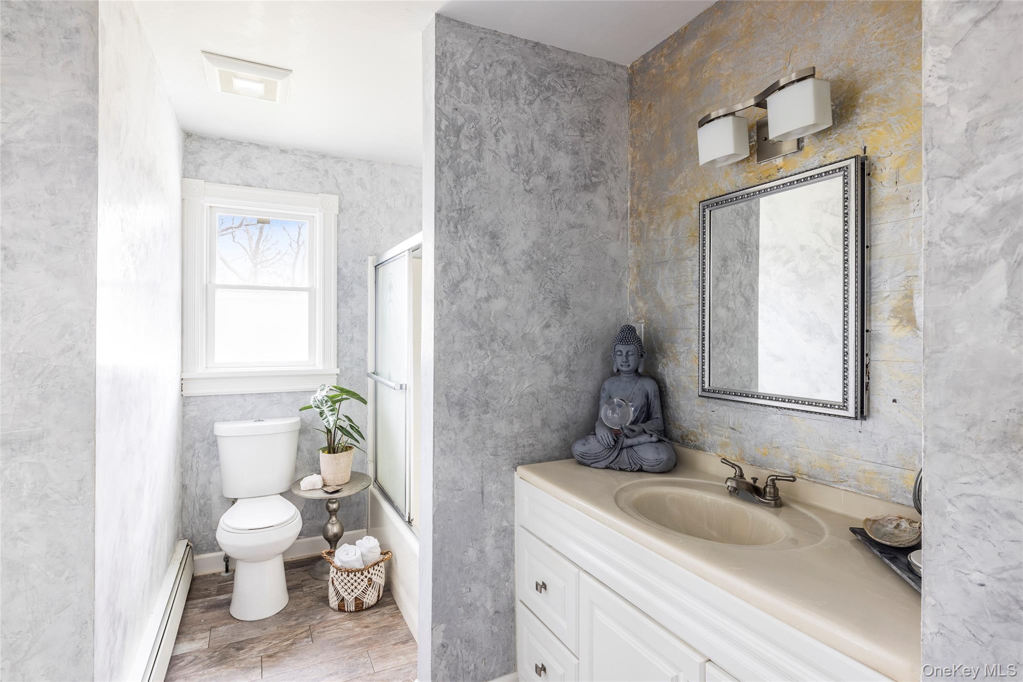 8 Westerly Court, Hampton Bays, NY 11946