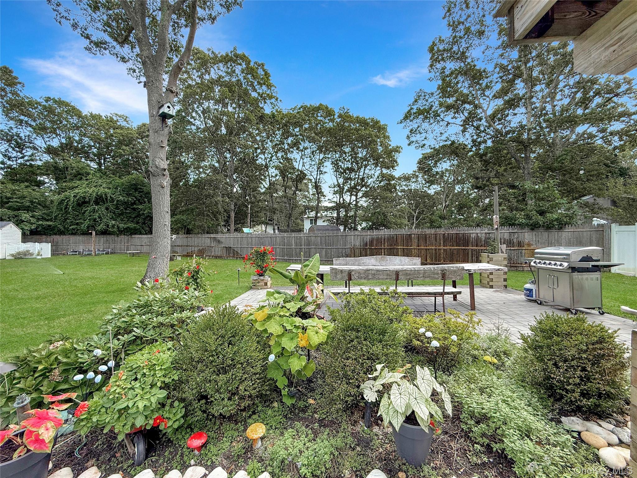 8 Westerly Court, Hampton Bays, NY 11946