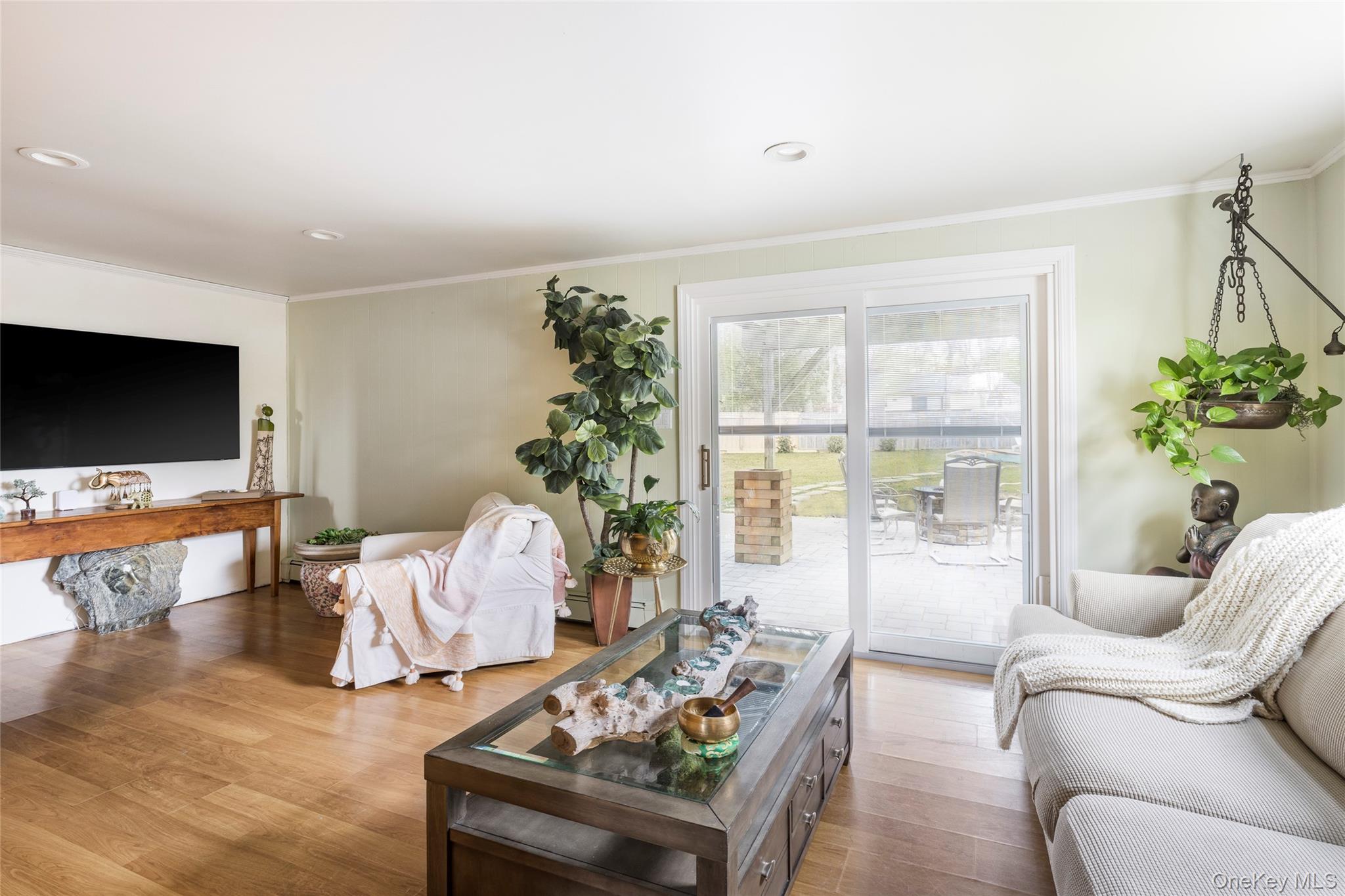 8 Westerly Court, Hampton Bays, NY 11946