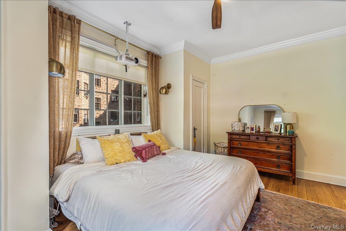 38-30 Douglaston Parkway # G2, Douglaston, NY 11363