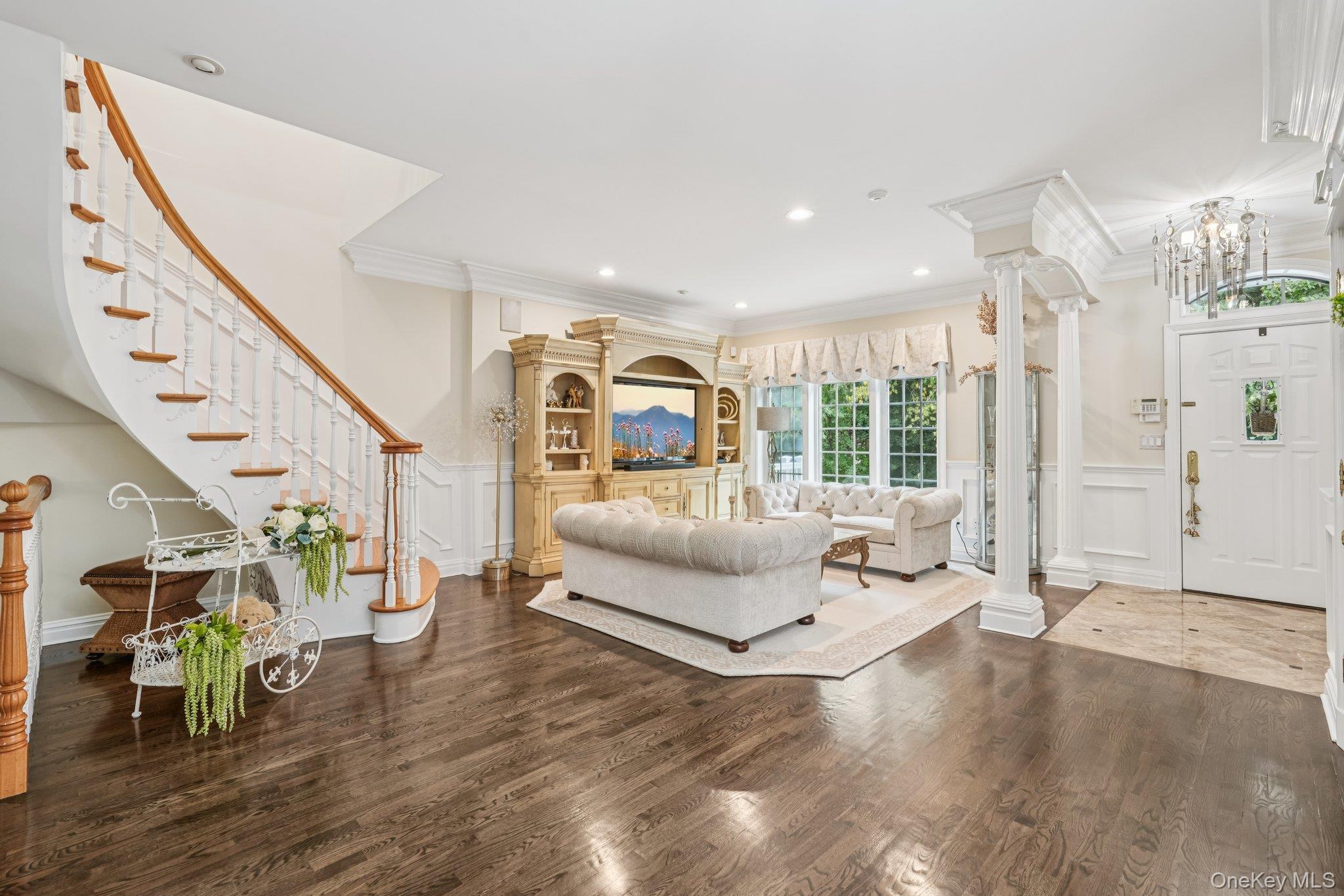 95 Alexander Court, Nanuet, NY 10954