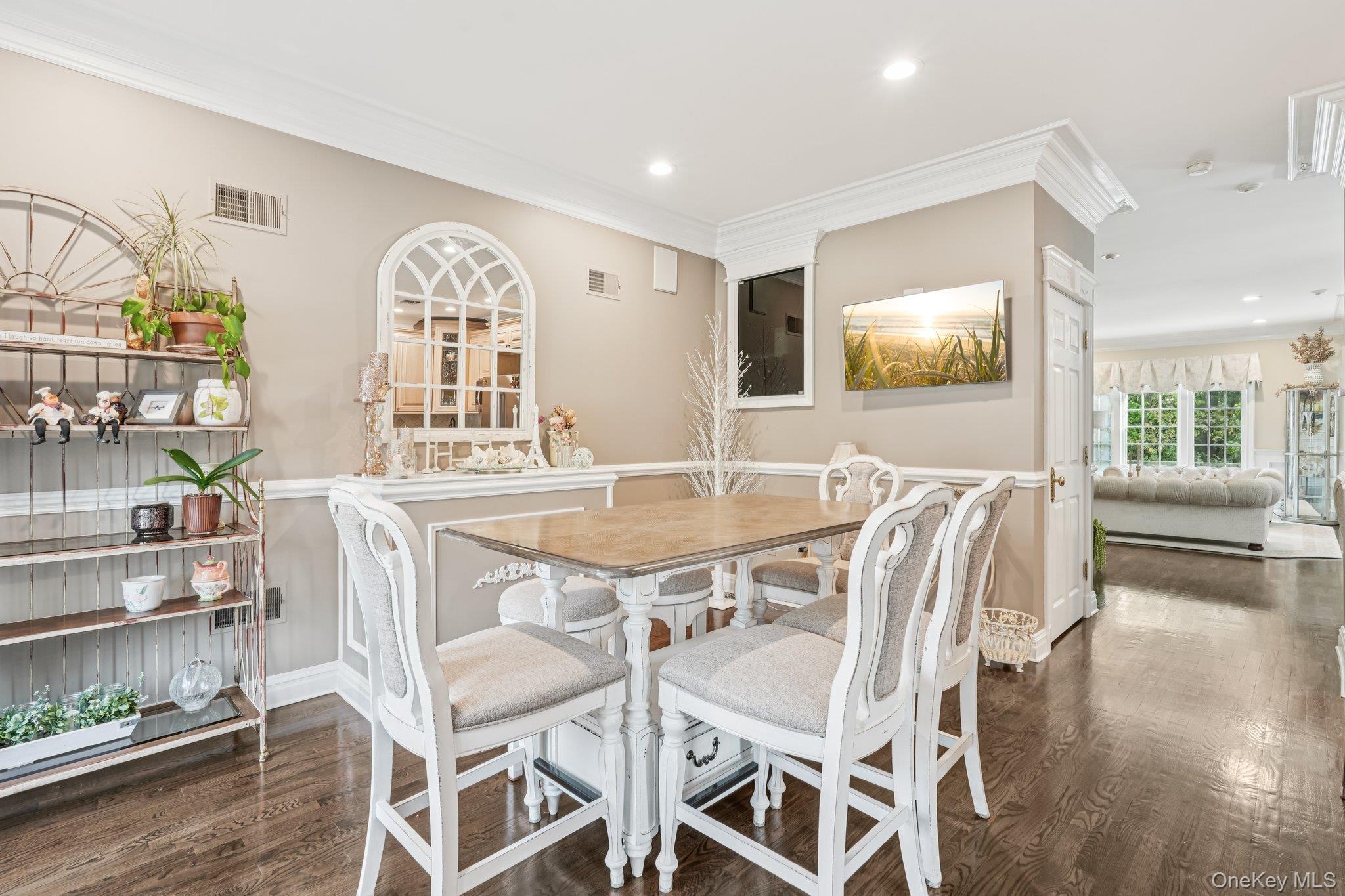 95 Alexander Court, Nanuet, NY 10954