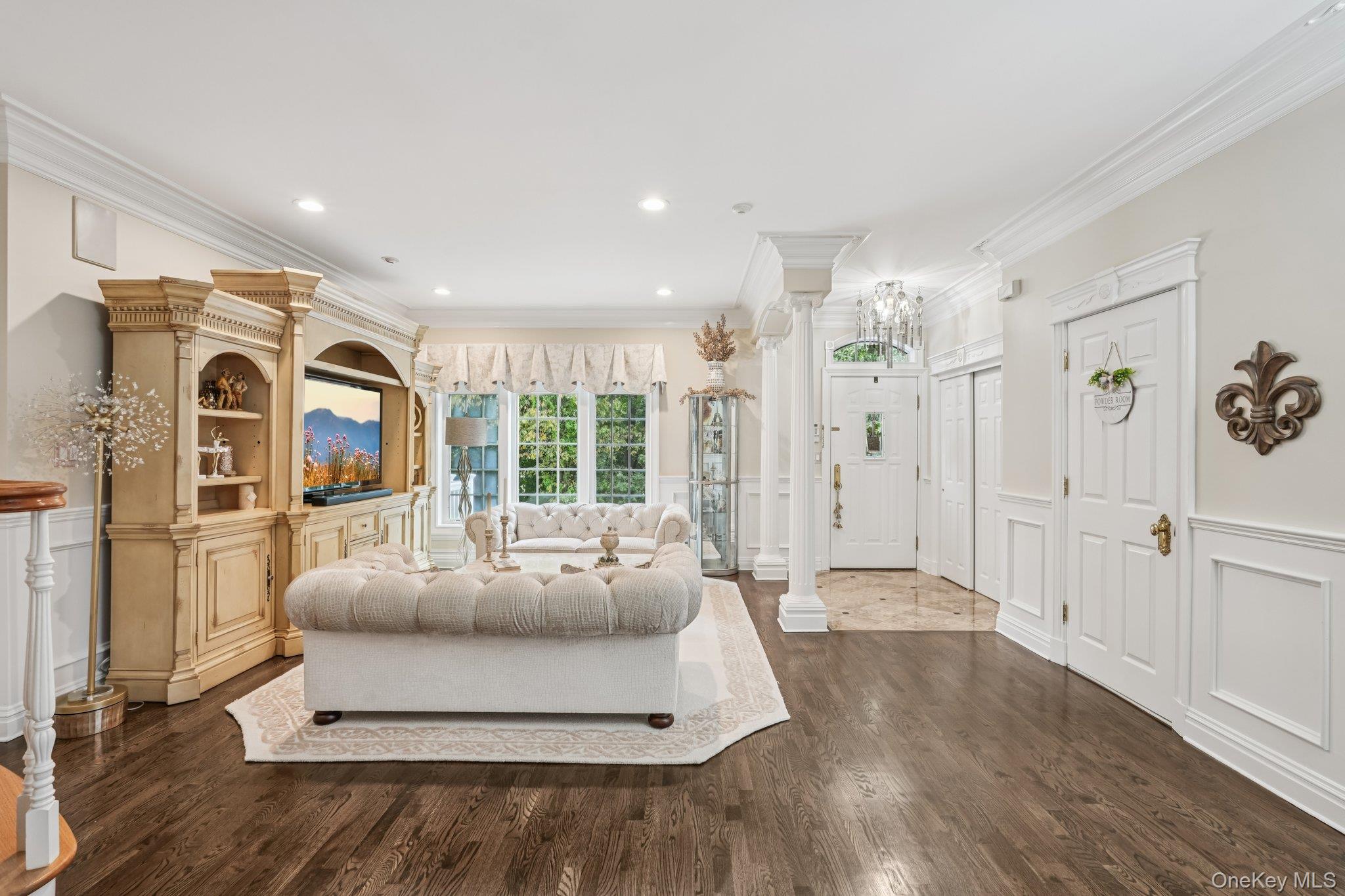 95 Alexander Court, Nanuet, NY 10954