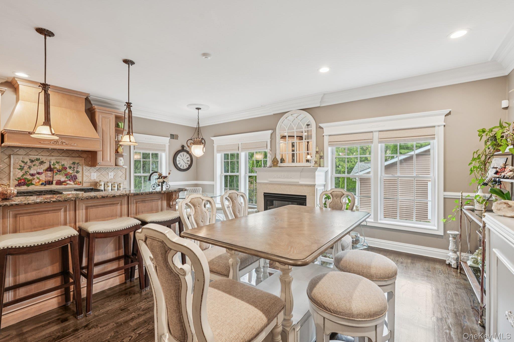 95 Alexander Court, Nanuet, NY 10954