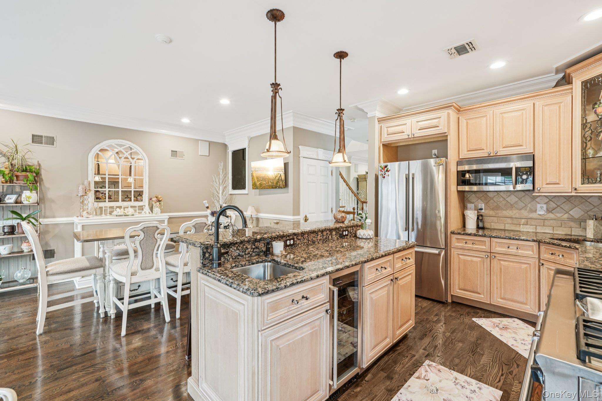 95 Alexander Court, Nanuet, NY 10954