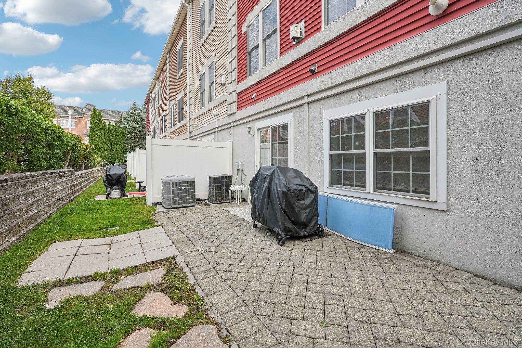 95 Alexander Court, Nanuet, NY 10954