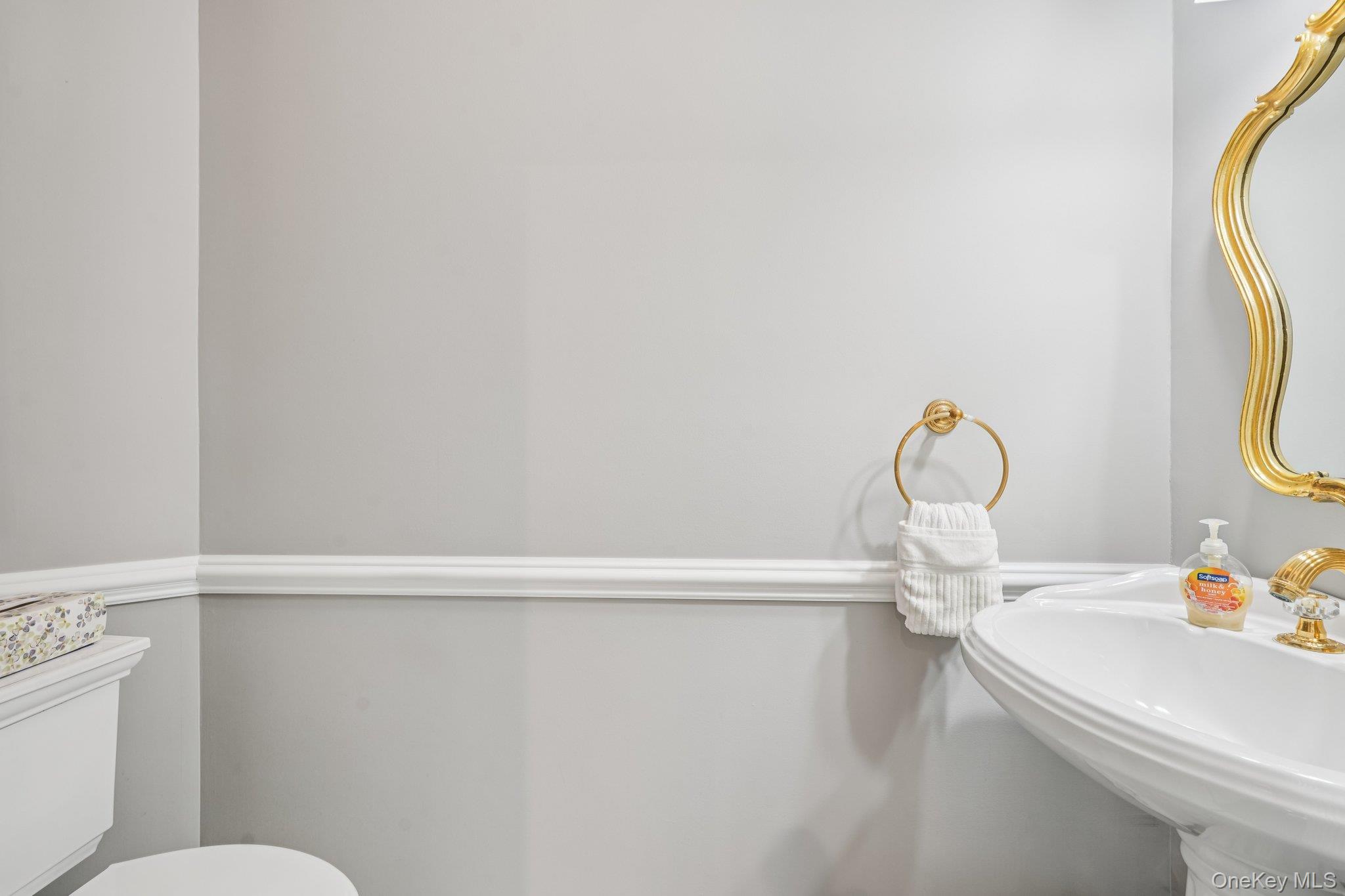 95 Alexander Court, Nanuet, NY 10954