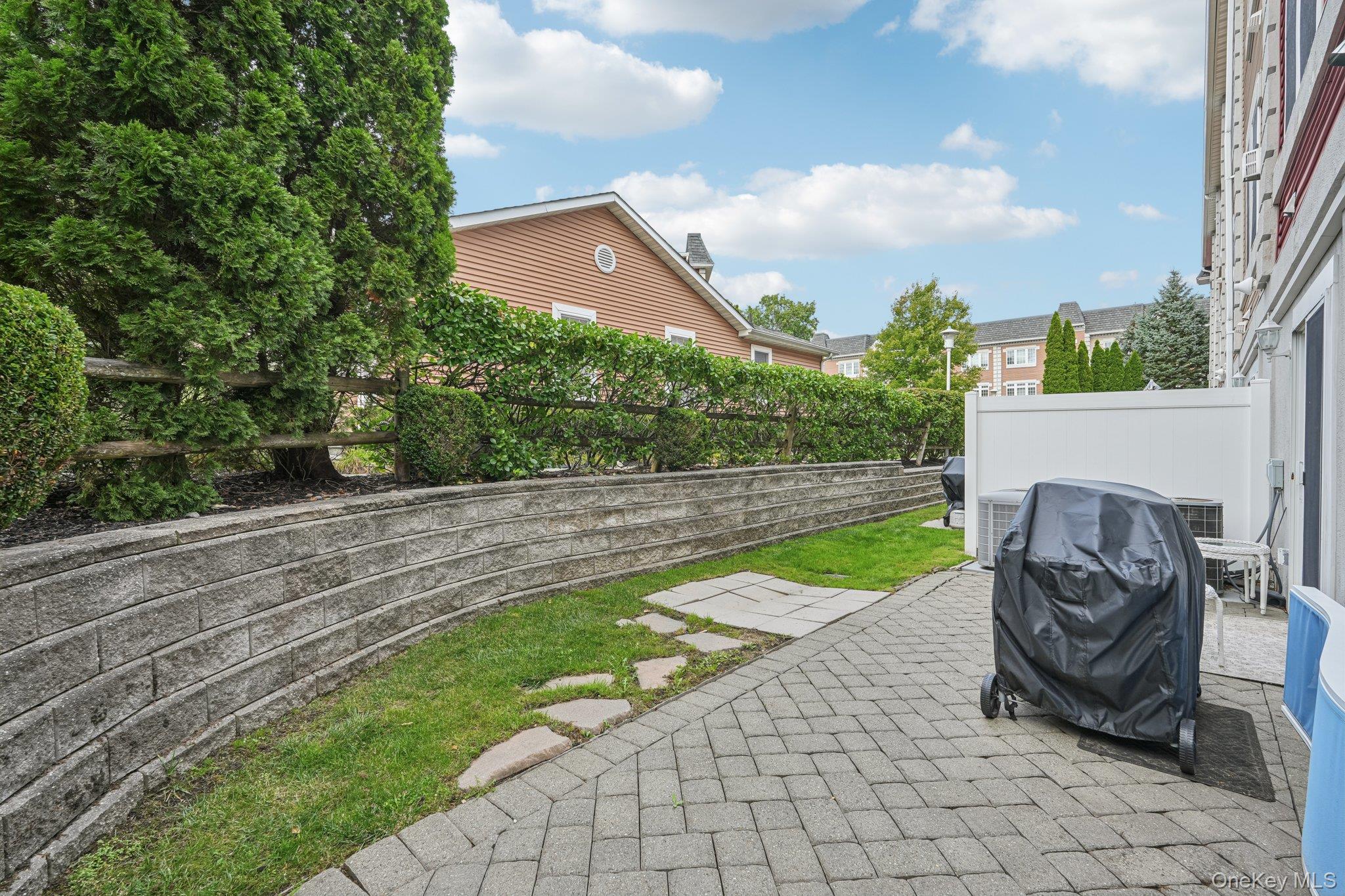 95 Alexander Court, Nanuet, NY 10954