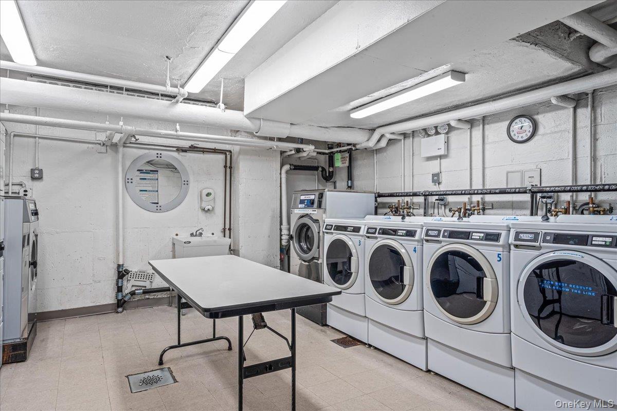 310 E 70th Street # 1M, New York (Manhattan), NY 10021