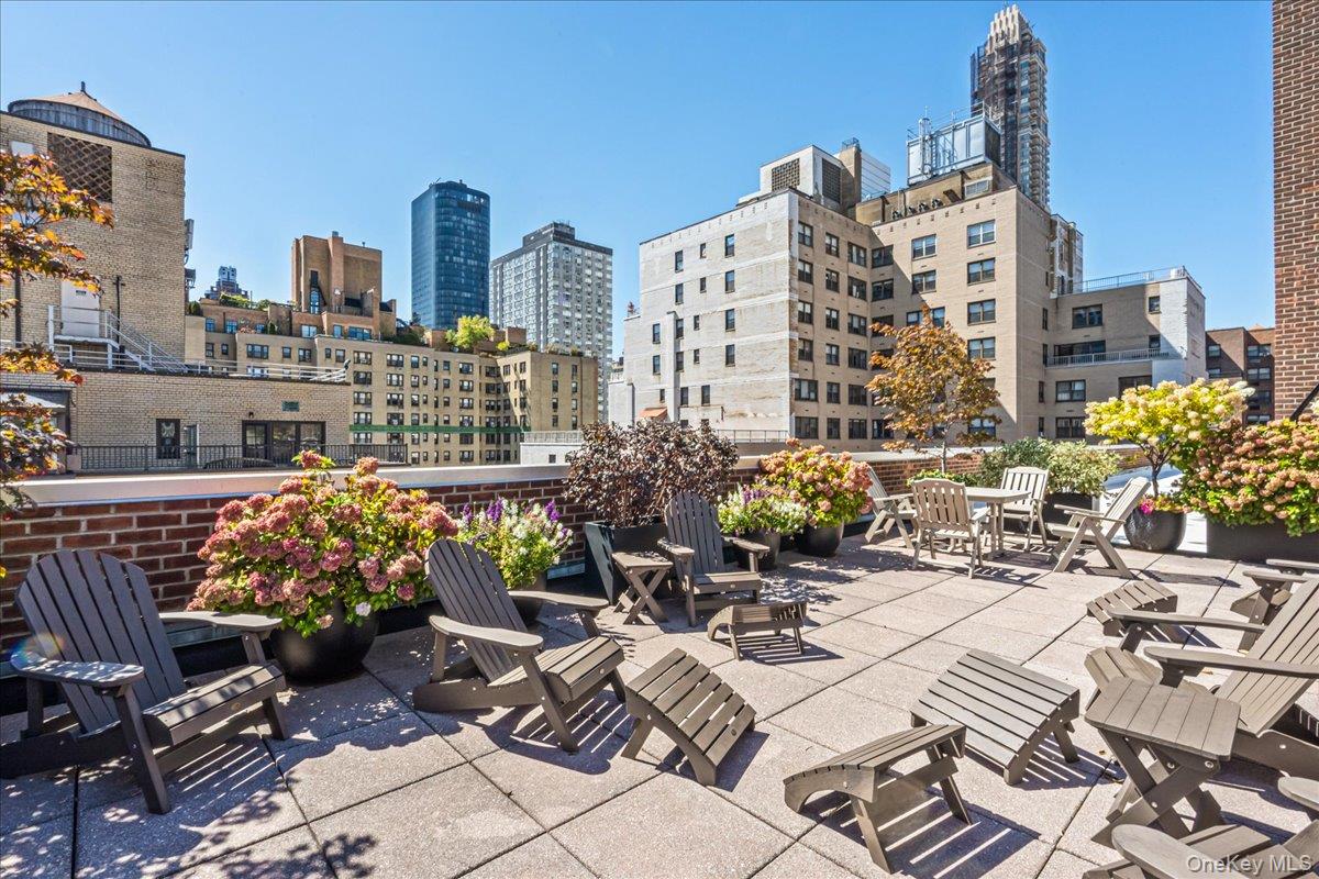 310 E 70th Street # 1M, New York (Manhattan), NY 10021