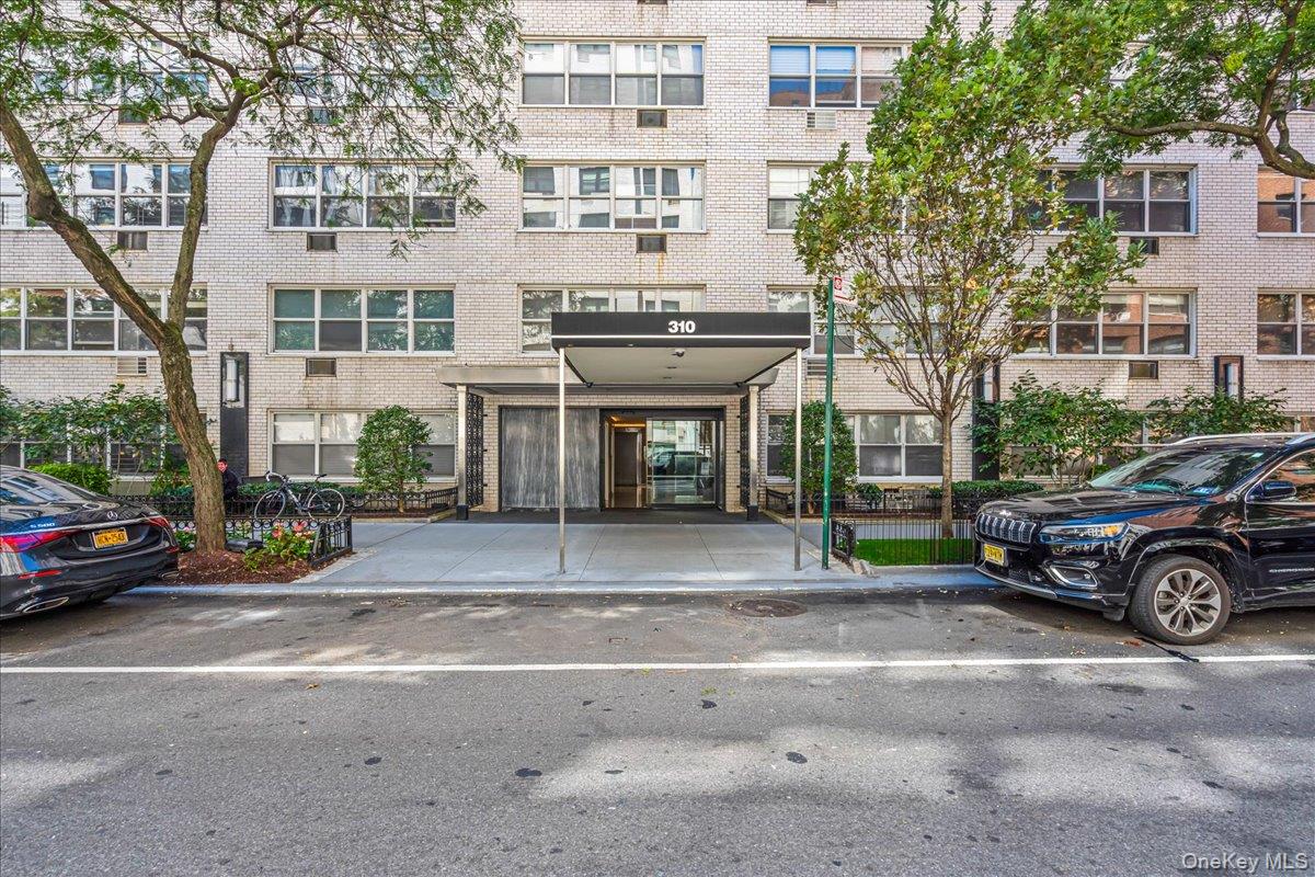 310 E 70th Street # 1M, New York (Manhattan), NY 10021