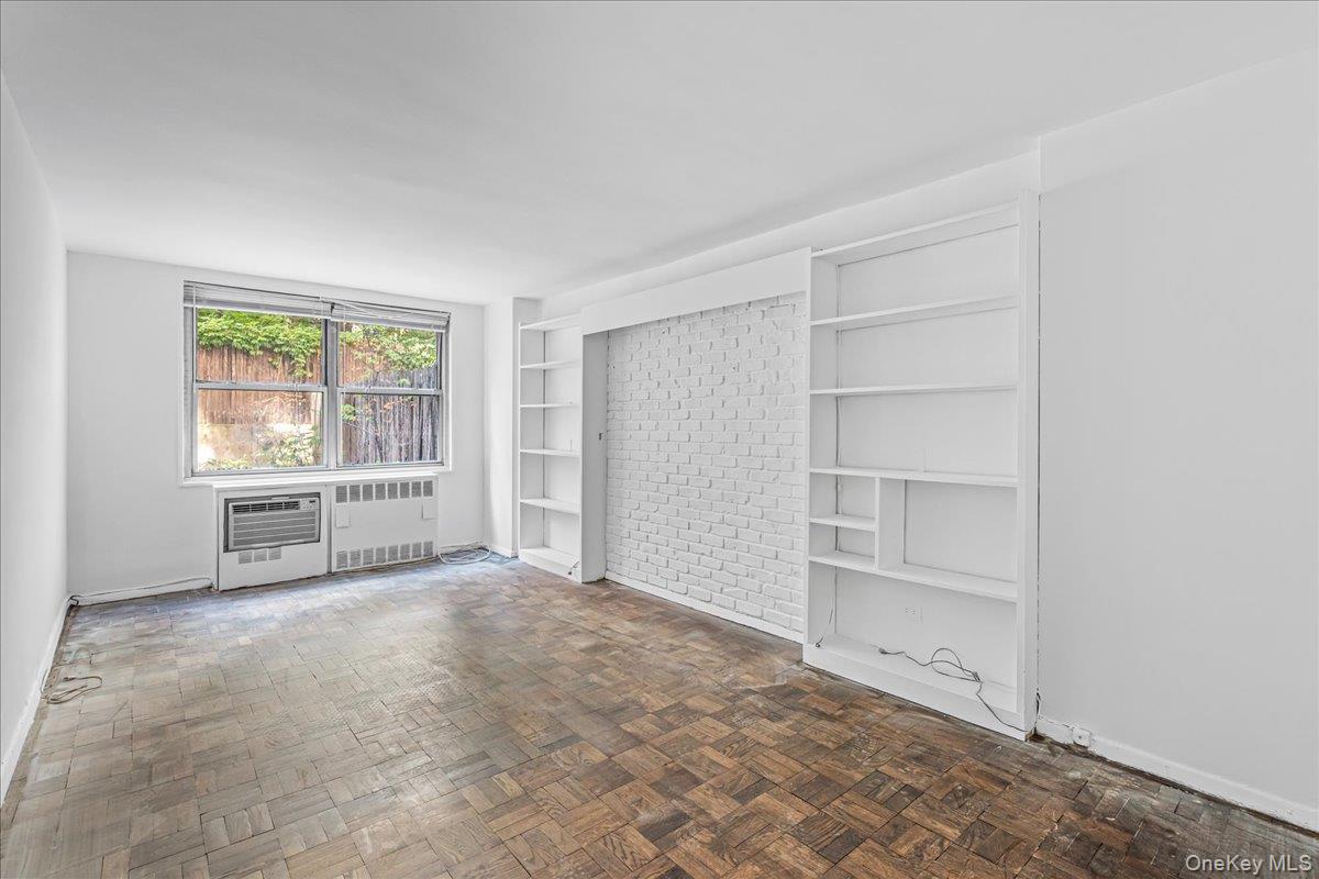 310 E 70th Street # 1M, New York (Manhattan), NY 10021