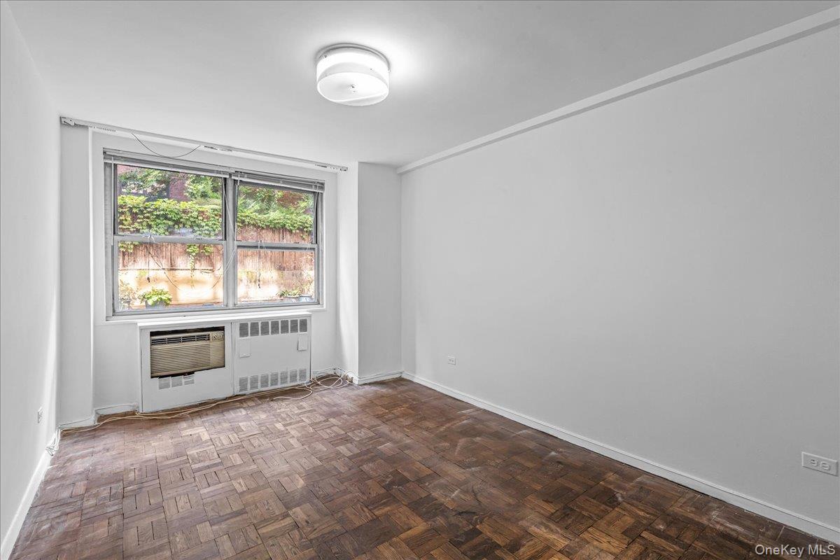 310 E 70th Street # 1M, New York (Manhattan), NY 10021