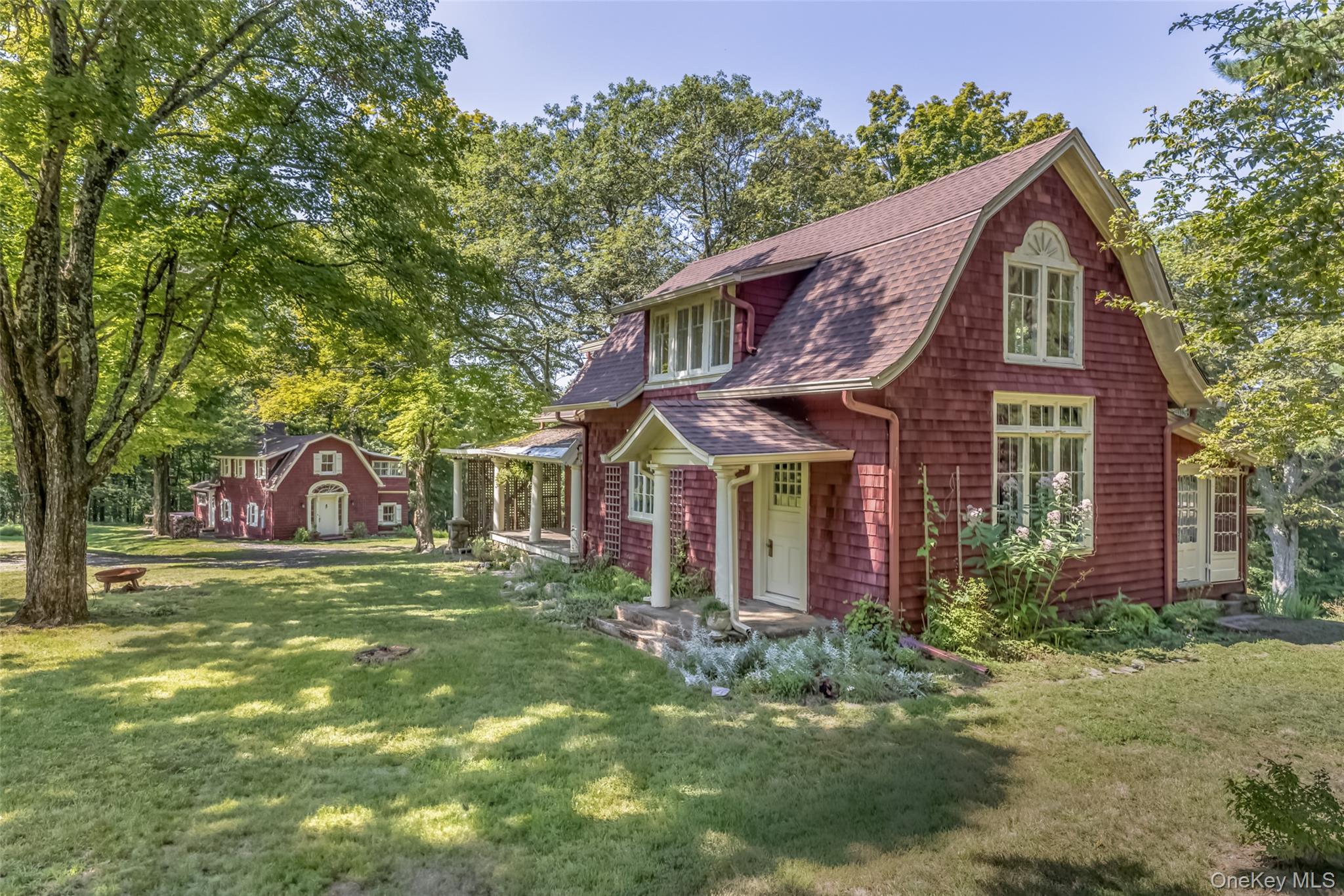 421-423 Hillside Road, Cragsmoor, NY 12420