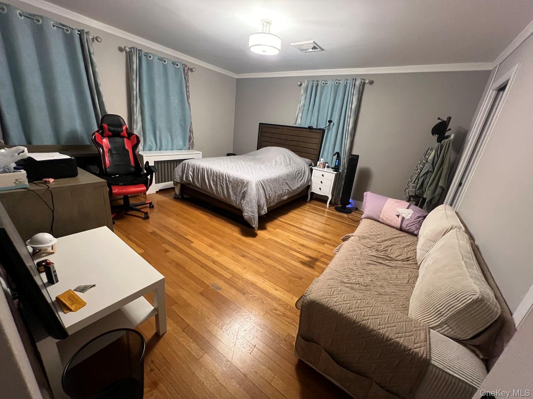 35-20 Utopia Parkway, Flushing, NY 11358