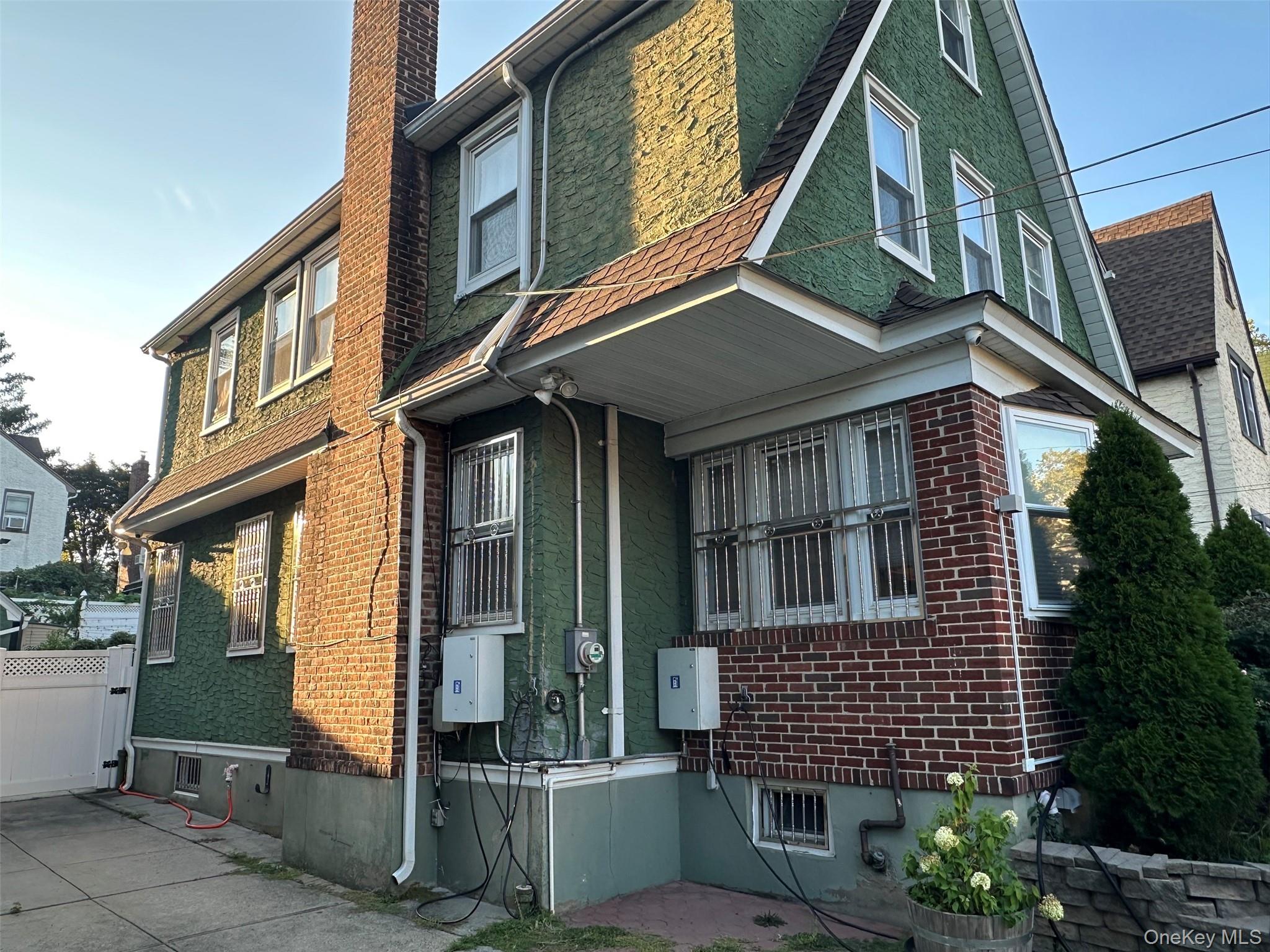 35-20 Utopia Parkway, Flushing, NY 11358