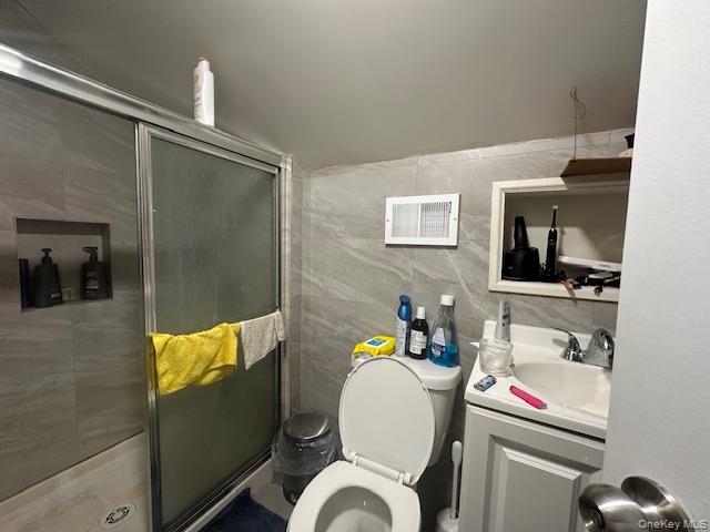 35-20 Utopia Parkway, Flushing, NY 11358