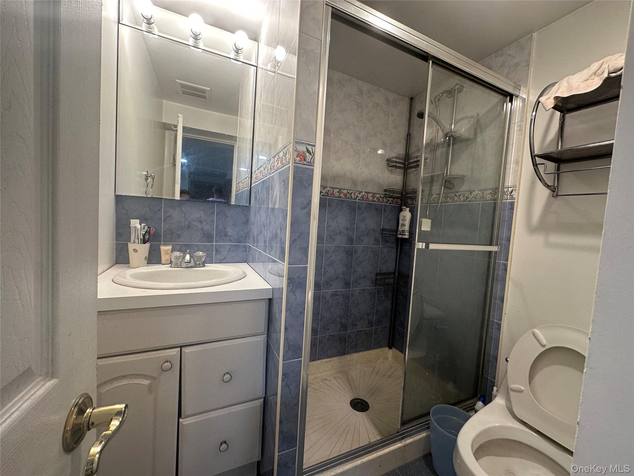 35-20 Utopia Parkway, Flushing, NY 11358