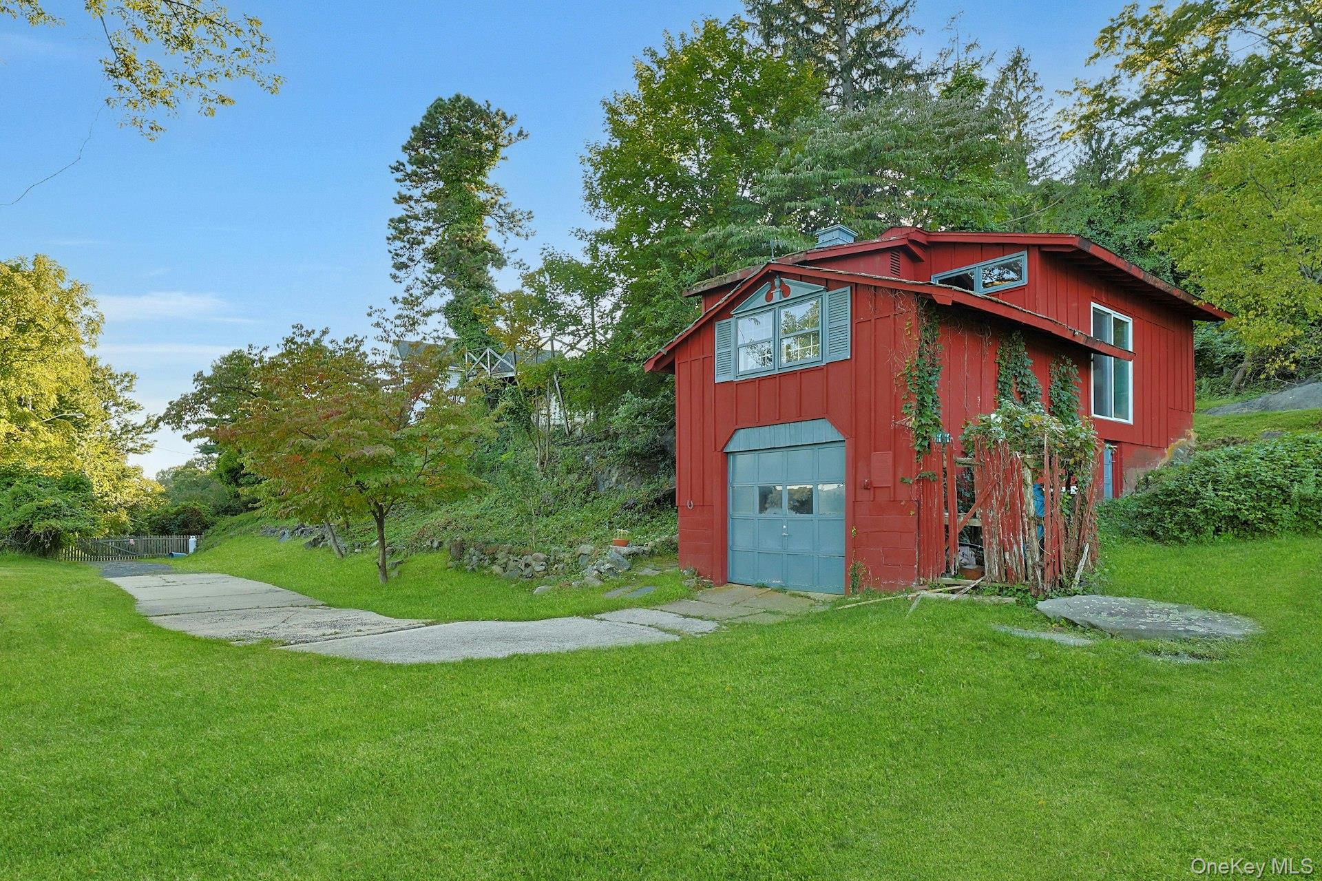 8 Ayers Road, Tomkins Cove, NY 10986