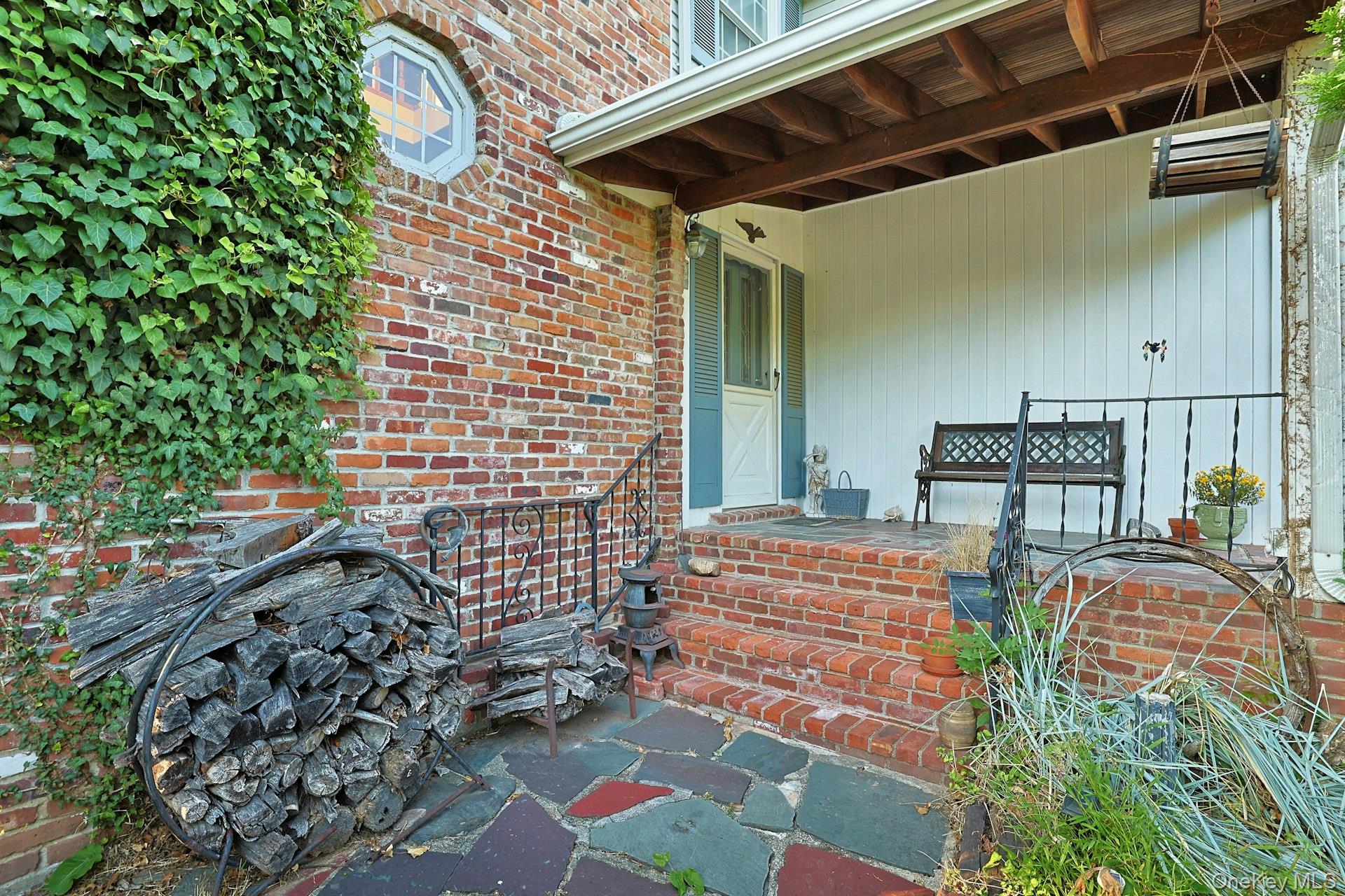 8 Ayers Road, Tomkins Cove, NY 10986