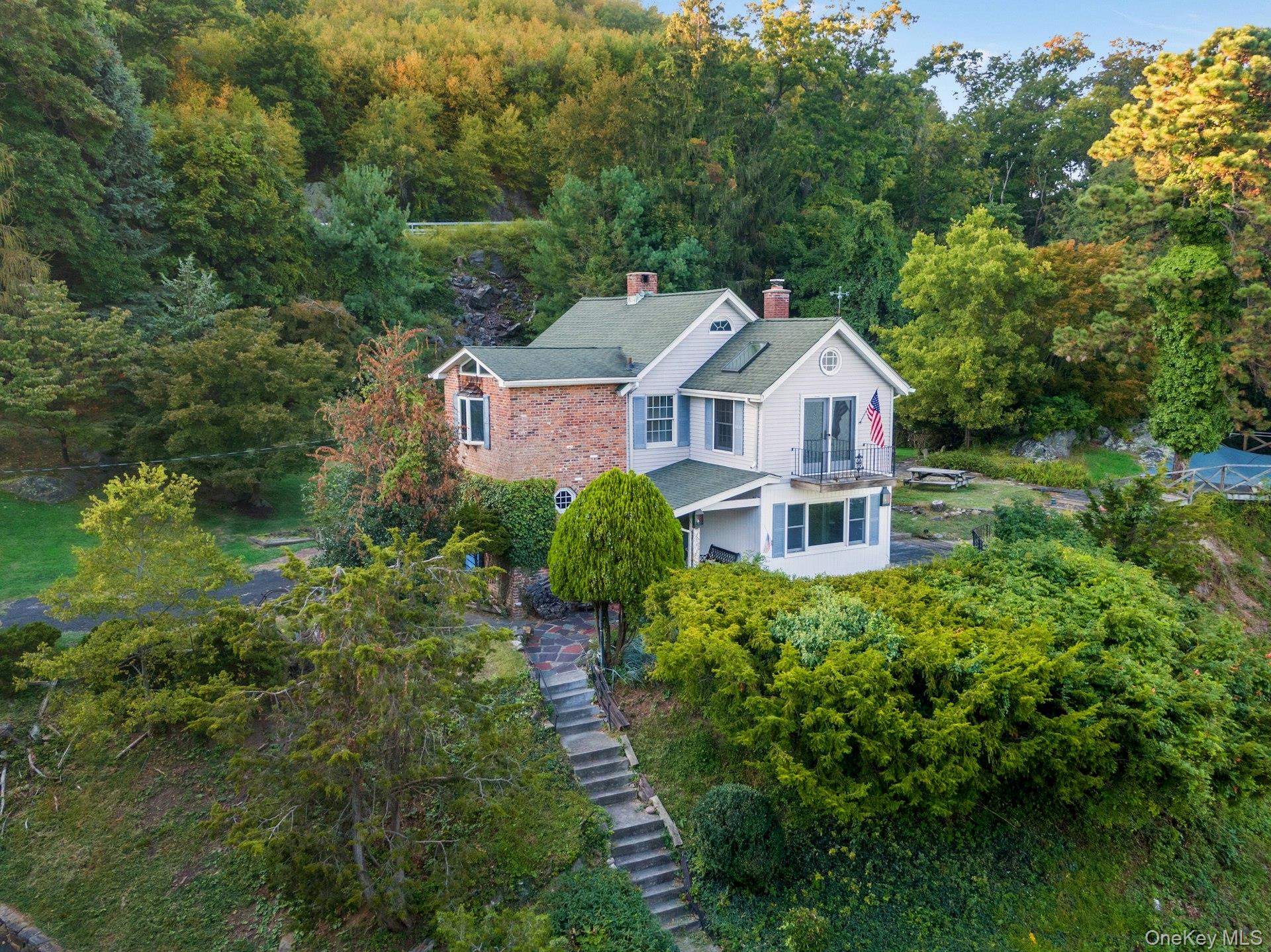 8 Ayers Road, Tomkins Cove, NY 10986