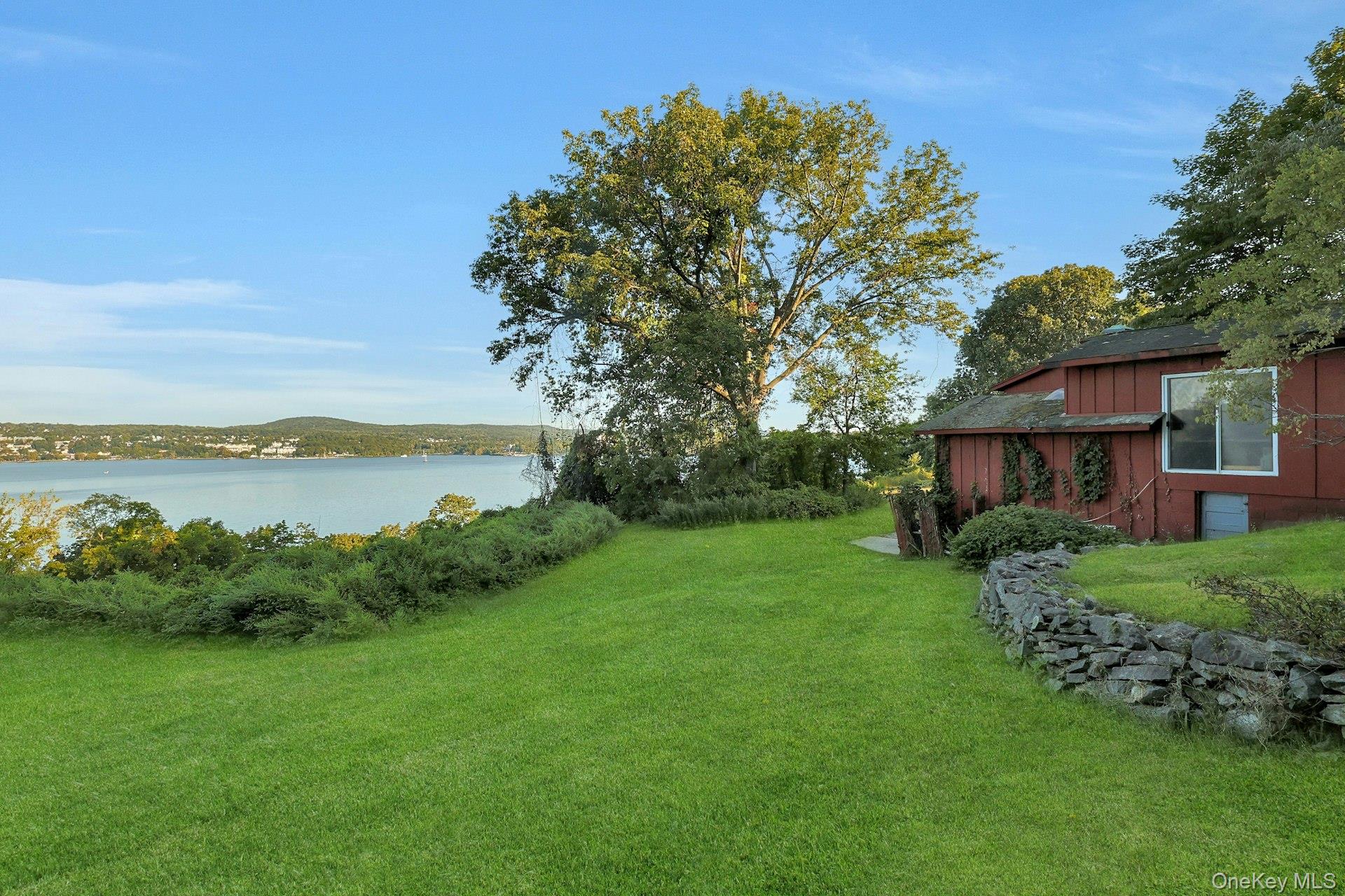 8 Ayers Road, Tomkins Cove, NY 10986