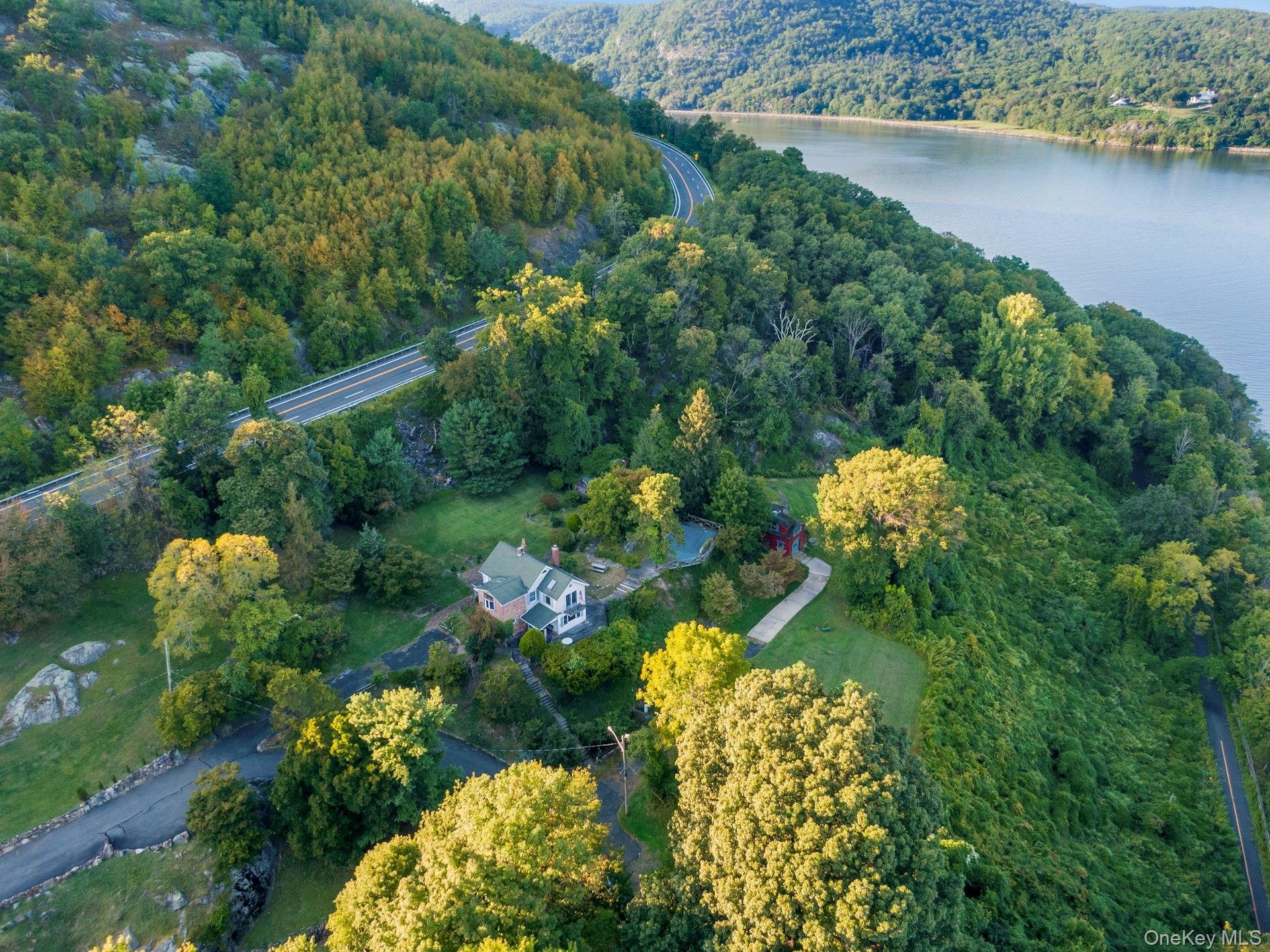 8 Ayers Road, Tomkins Cove, NY 10986