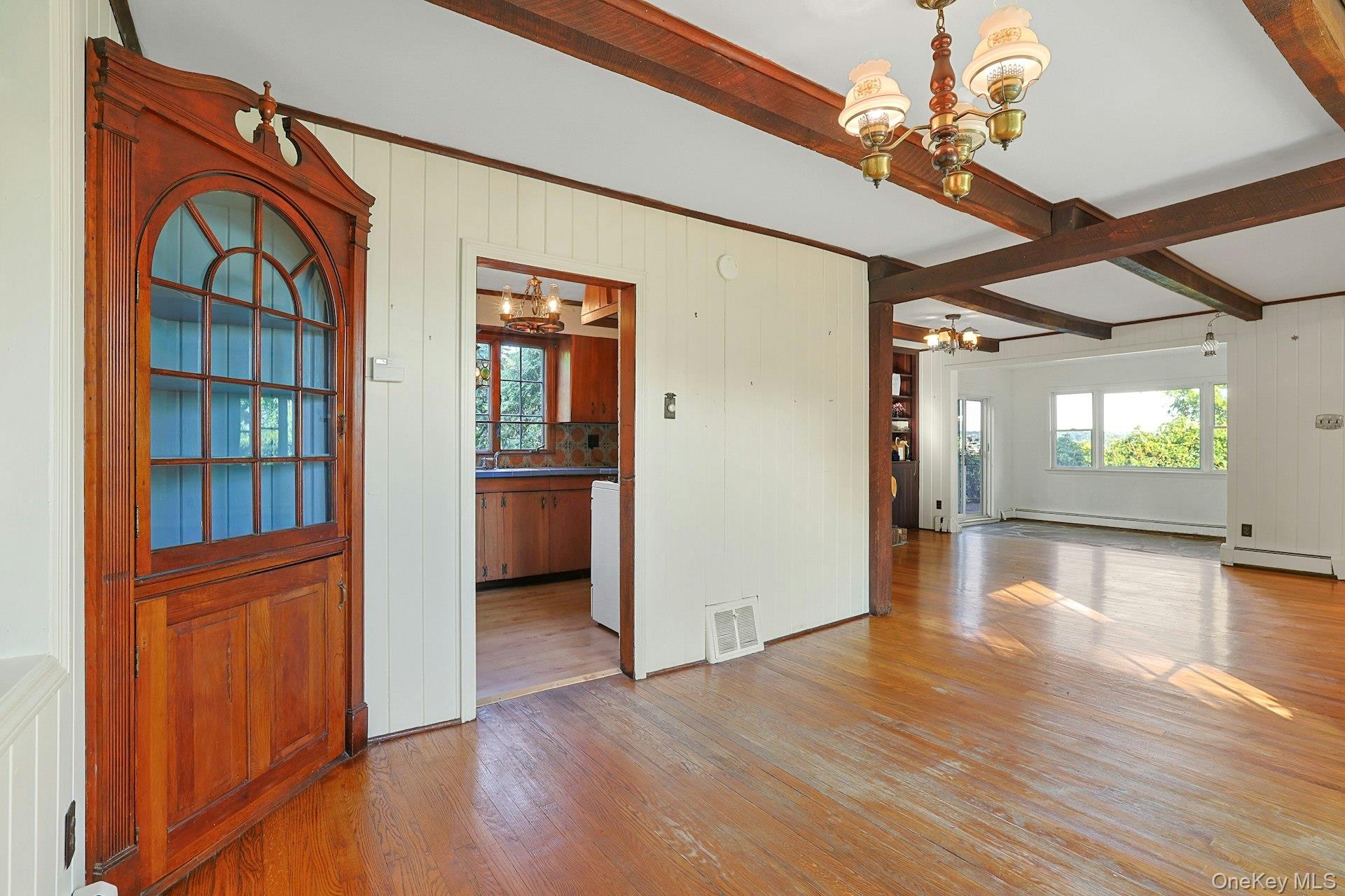 8 Ayers Road, Tomkins Cove, NY 10986