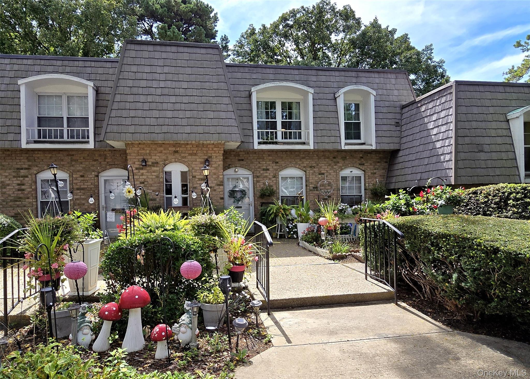 655 Middle Country Road # 4F2, Coram, NY 11727