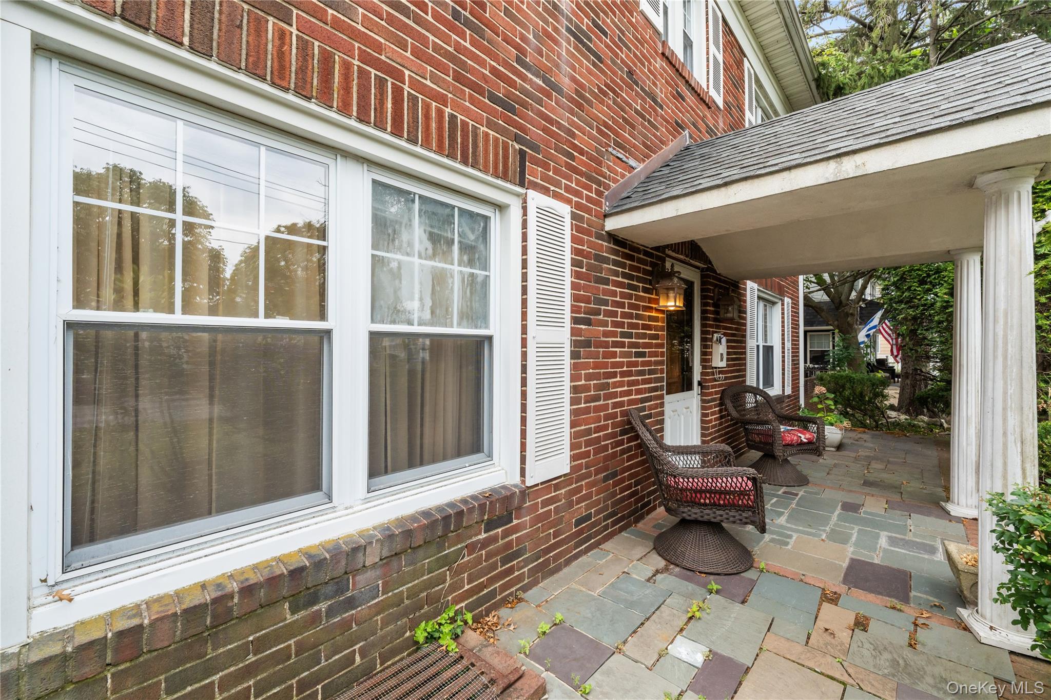 311 Hamilton Avenue, Hewlett, NY 11557