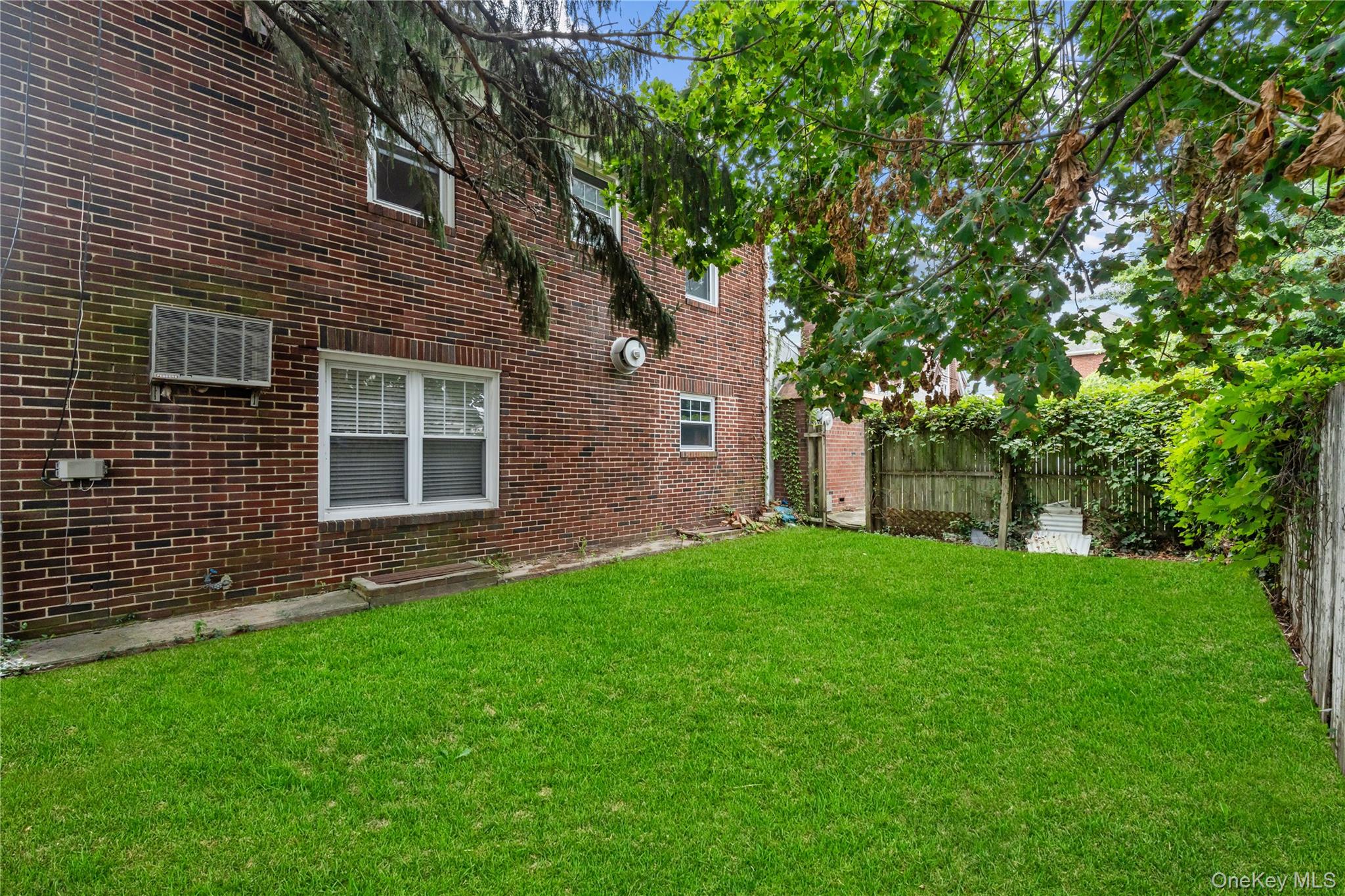 311 Hamilton Avenue, Hewlett, NY 11557