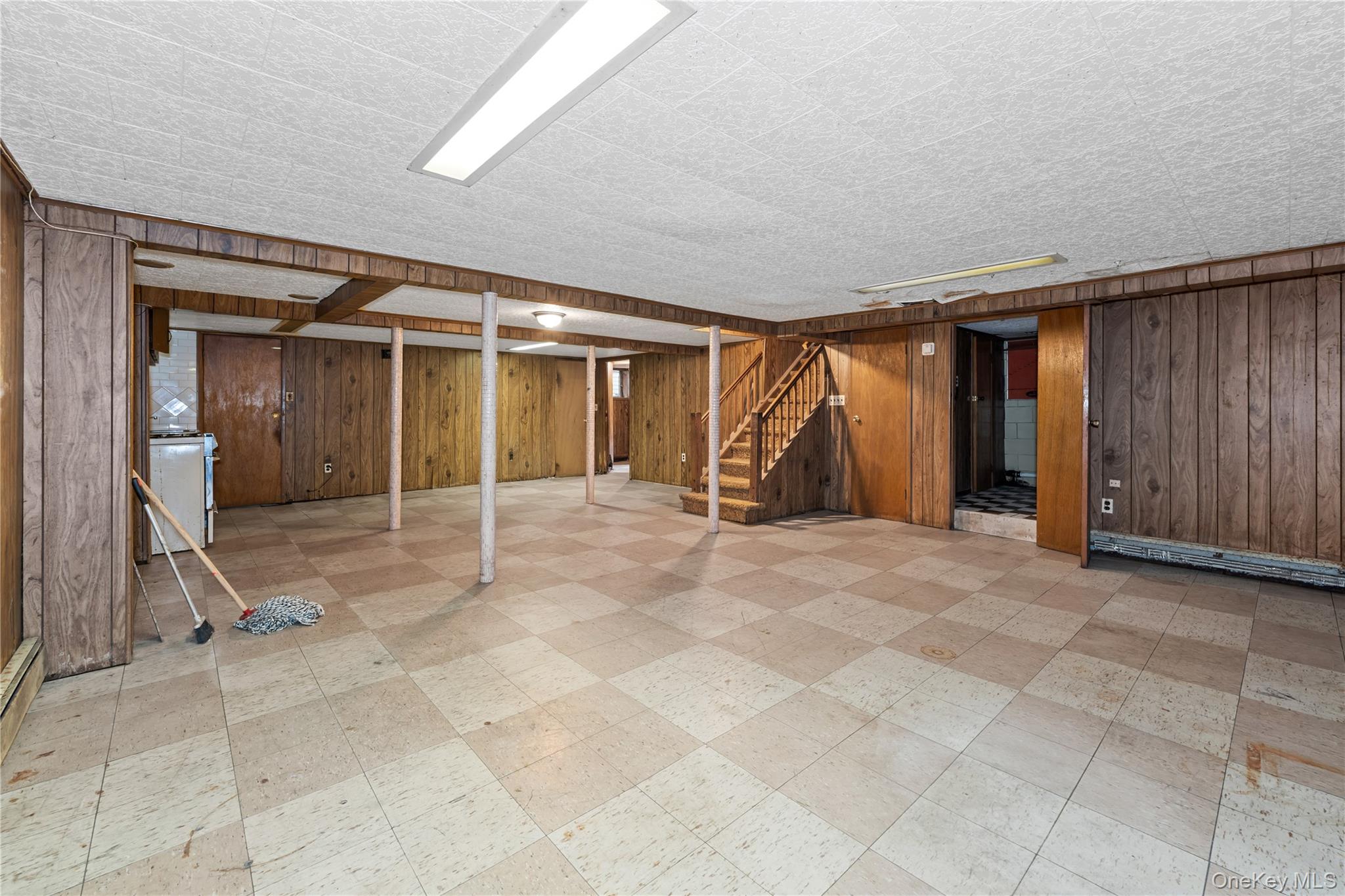 311 Hamilton Avenue, Hewlett, NY 11557