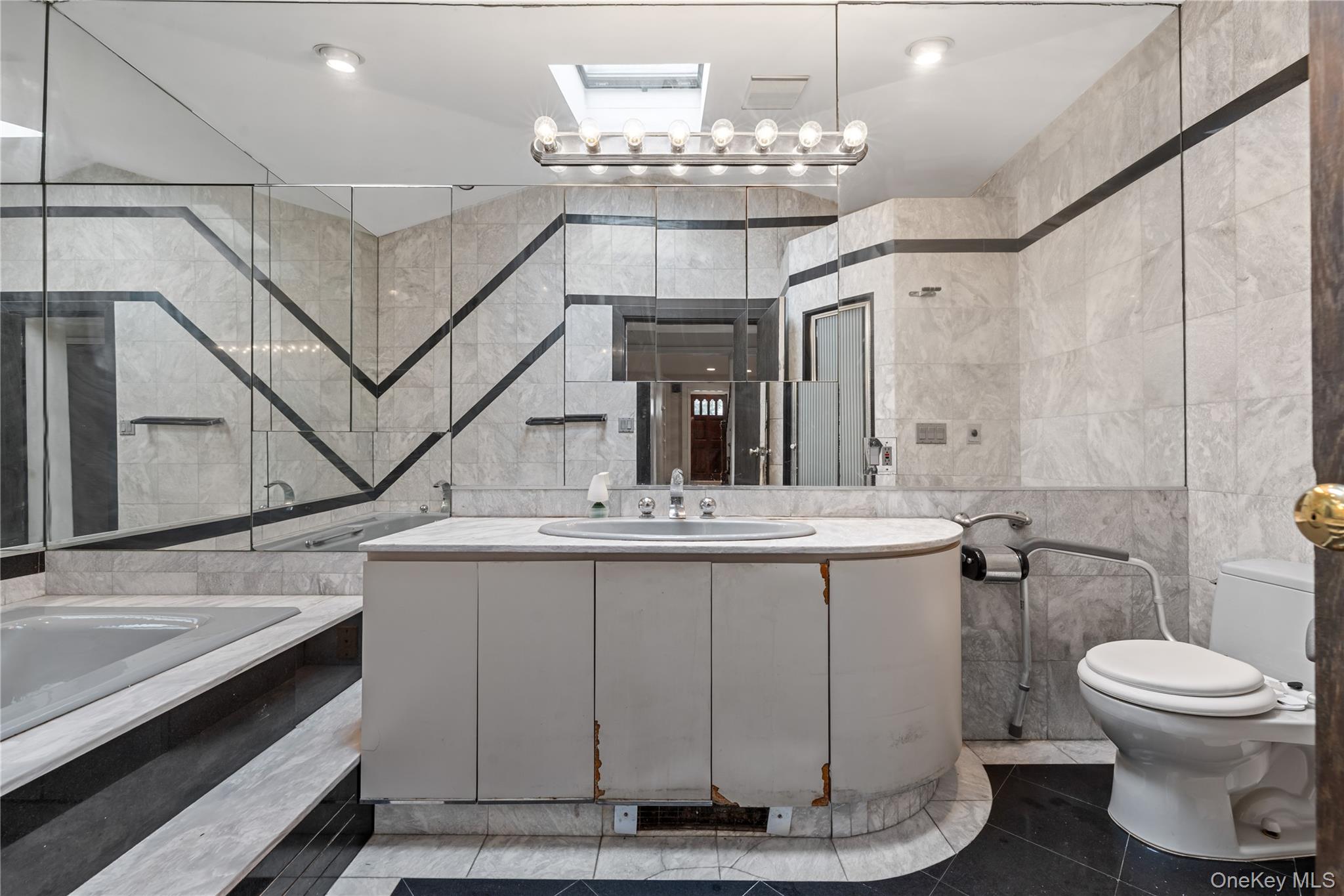 311 Hamilton Avenue, Hewlett, NY 11557