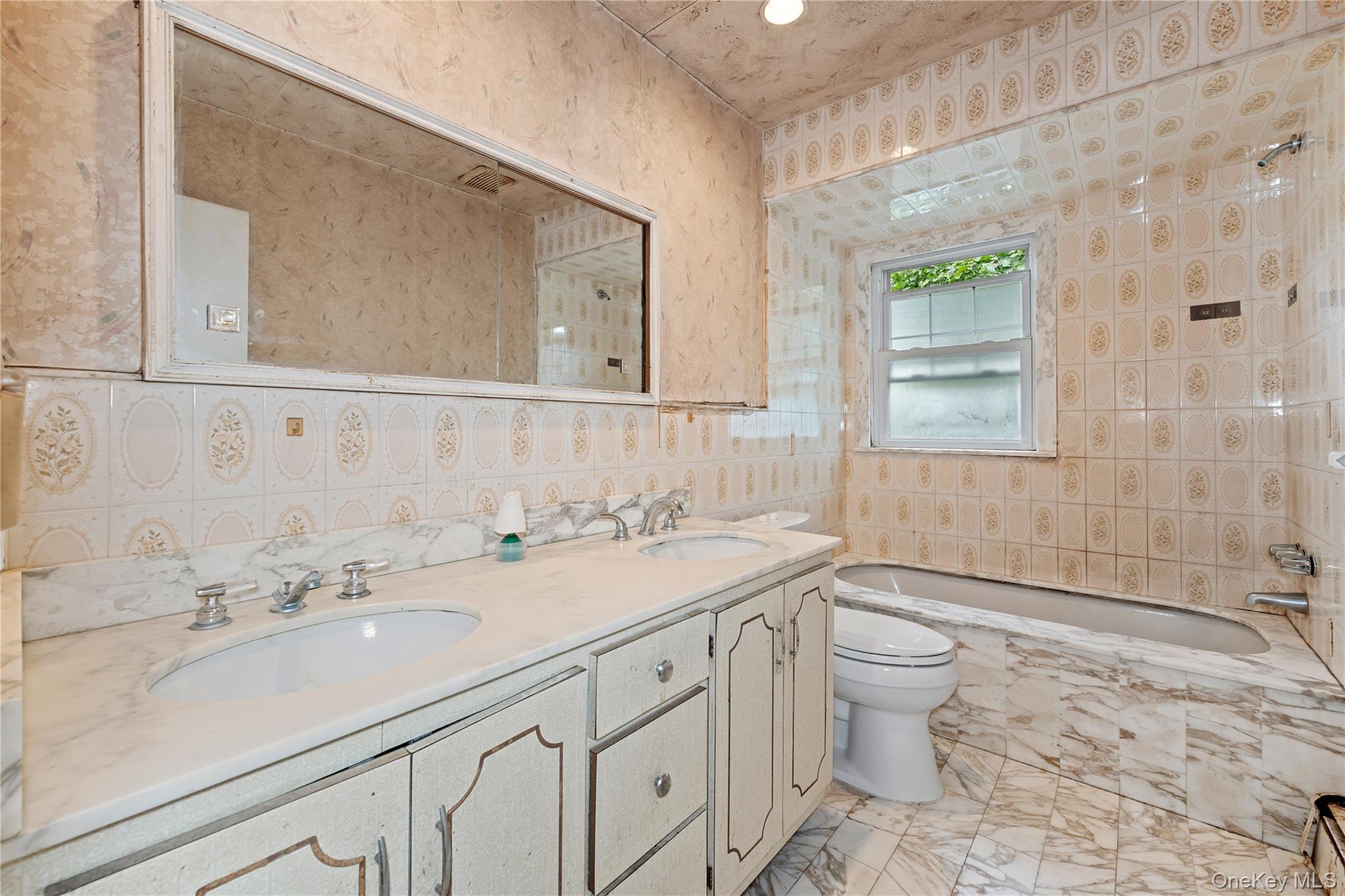 311 Hamilton Avenue, Hewlett, NY 11557