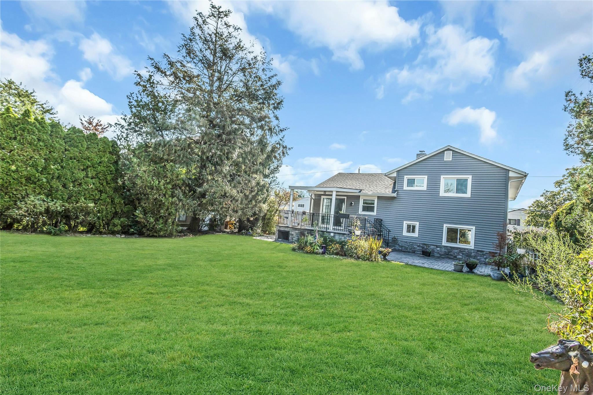 46 Elmtree Lane, Jericho, NY 11753