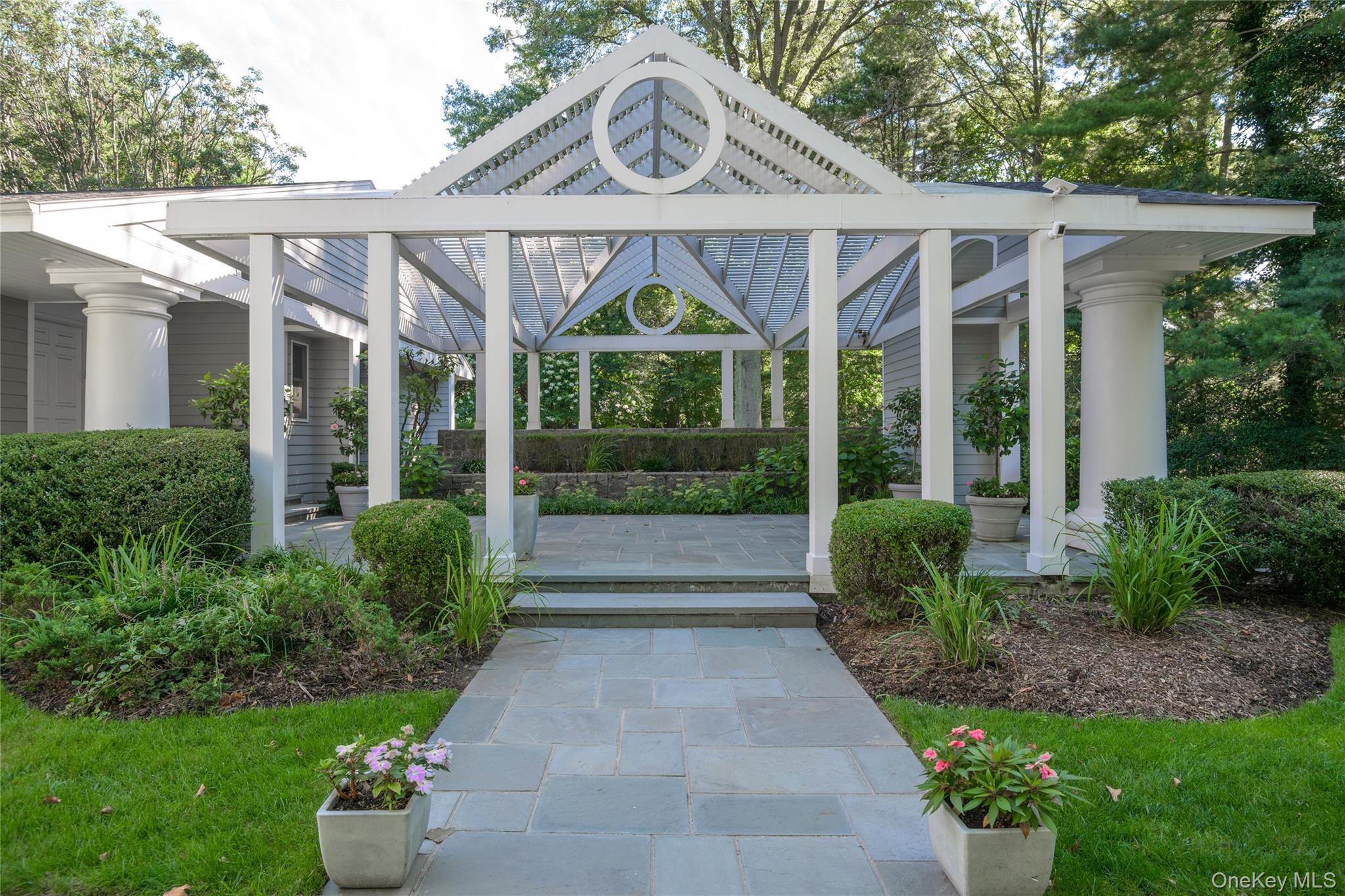 48 Morgan Drive, Old Westbury, NY 11568