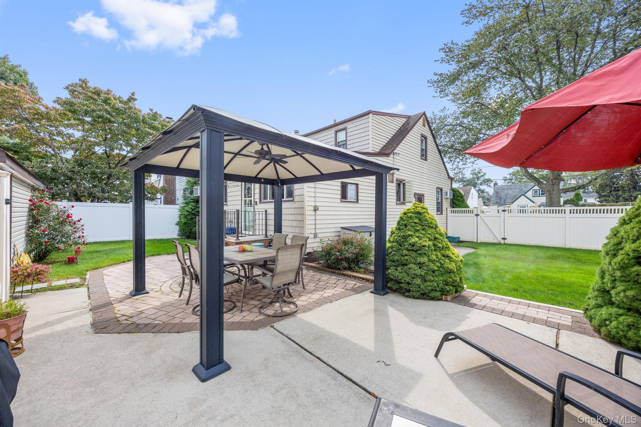 1134 Rosegold Street, Franklin Square, NY 11010