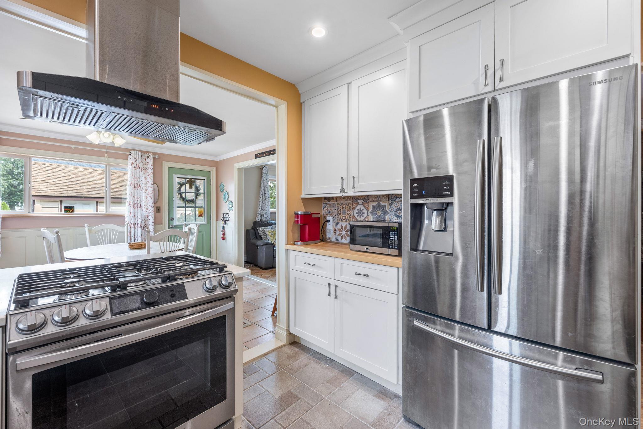 1134 Rosegold Street, Franklin Square, NY 11010