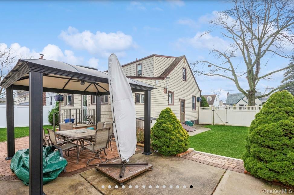 1134 Rosegold Street, Franklin Square, NY 11010