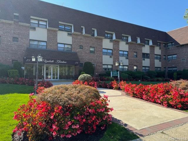 25 Elizabeth Street # 2E, Farmingdale, NY 11735