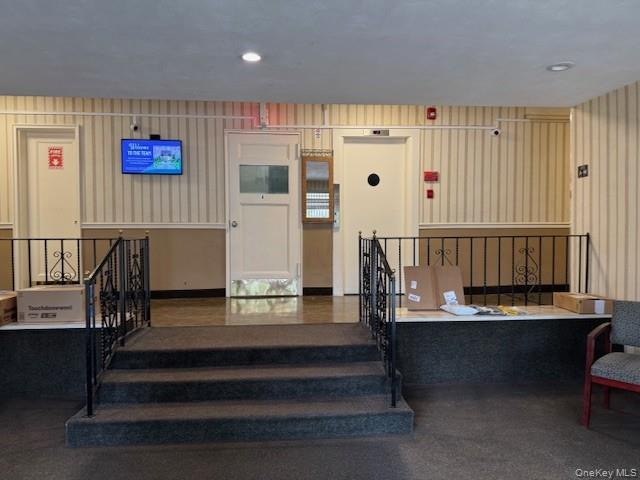 25 Elizabeth Street # 2E, Farmingdale, NY 11735