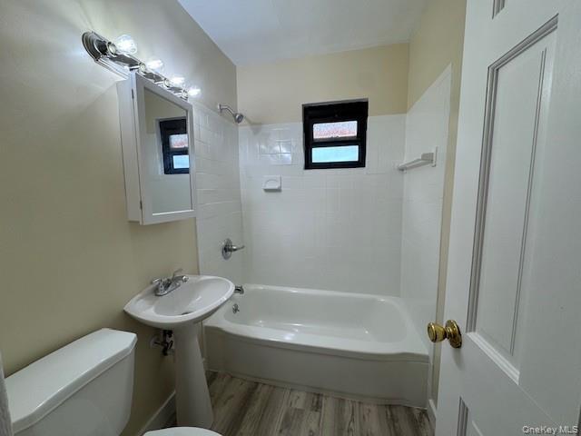 25 Elizabeth Street # 2E, Farmingdale, NY 11735