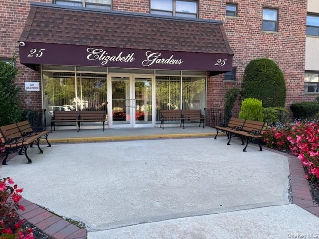 25 Elizabeth Street # 2E, Farmingdale, NY 11735