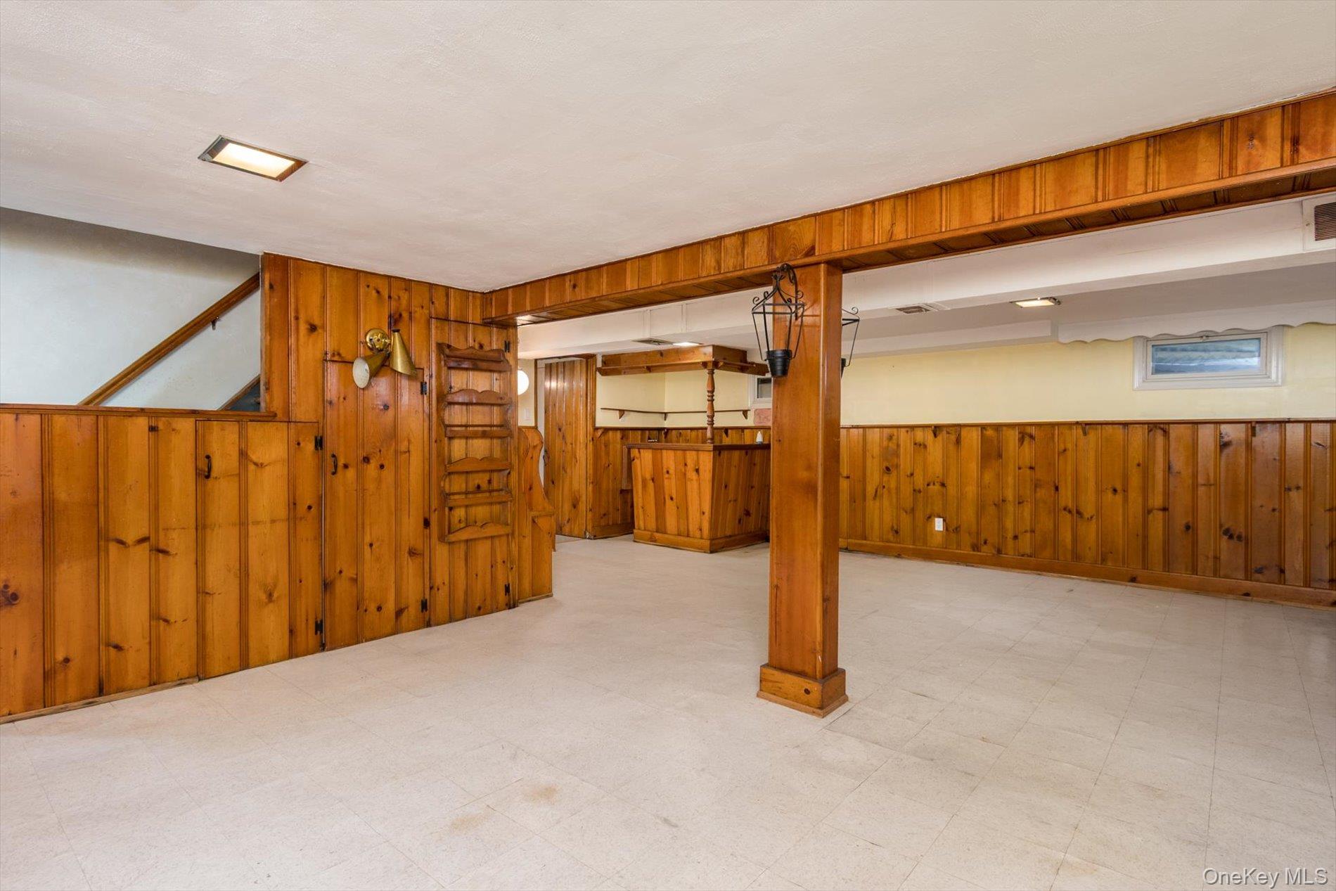 37 Hunter Lane, Hicksville, NY 11801