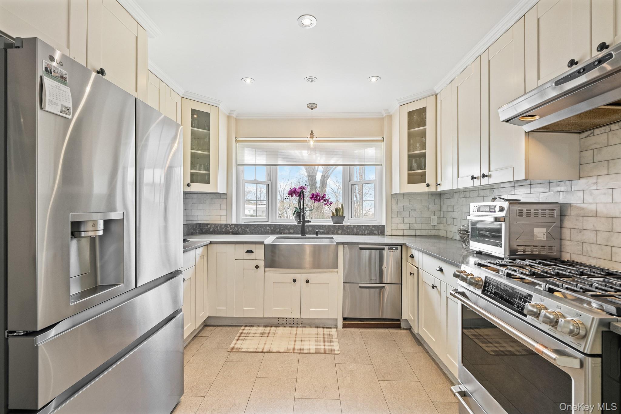 191 Dunwoodie Street, Yonkers, NY 10704