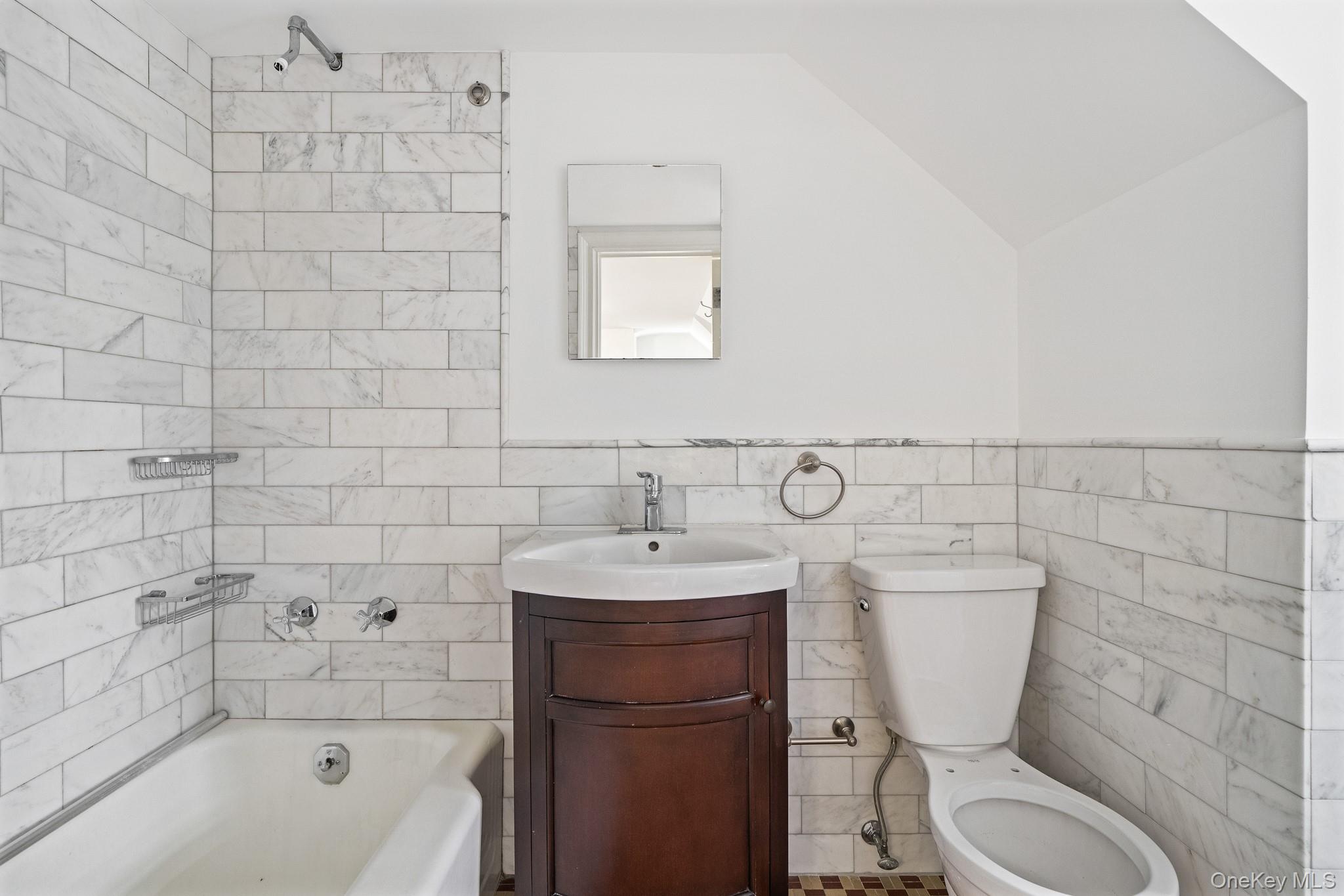 191 Dunwoodie Street, Yonkers, NY 10704