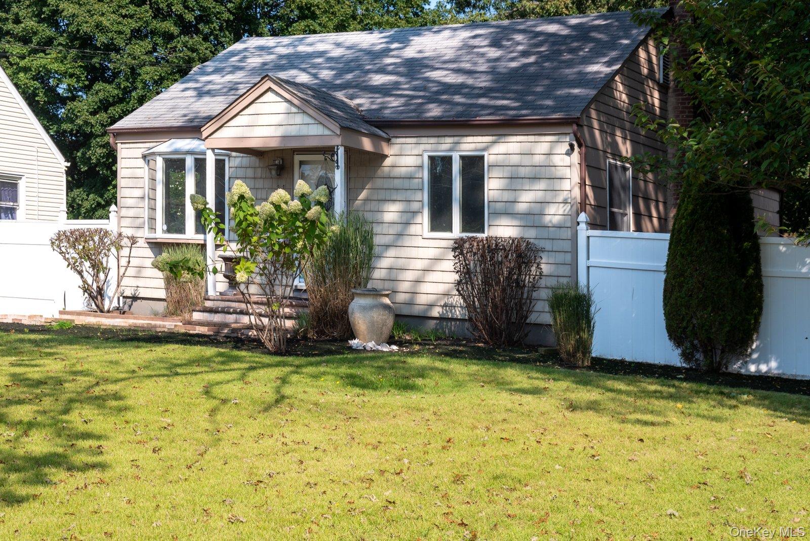 11 McGowan Lane, Central Islip, NY 11722