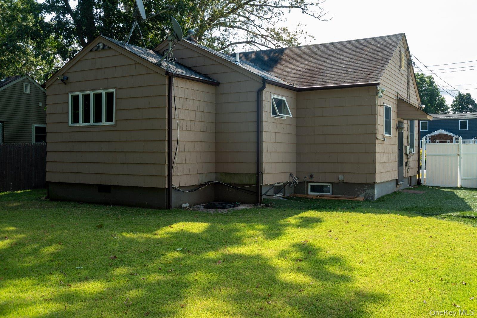 11 McGowan Lane, Central Islip, NY 11722